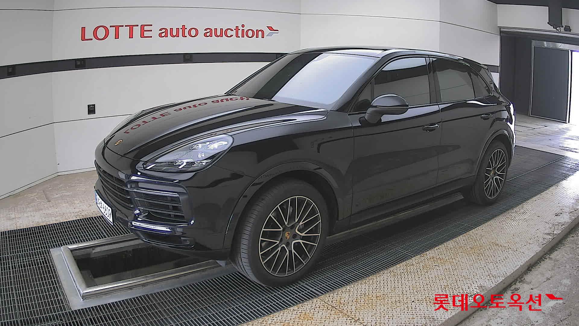PORSCHE 카이엔 - 11