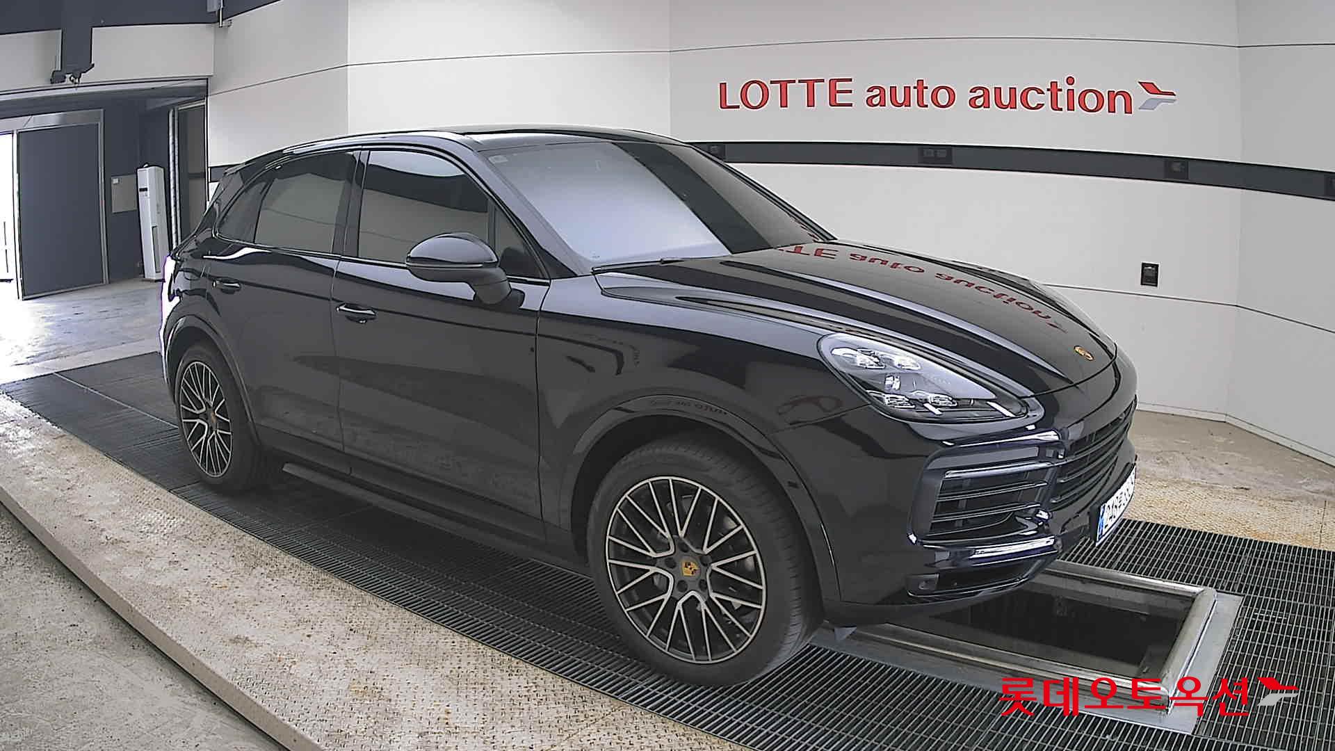PORSCHE 카이엔 - 23