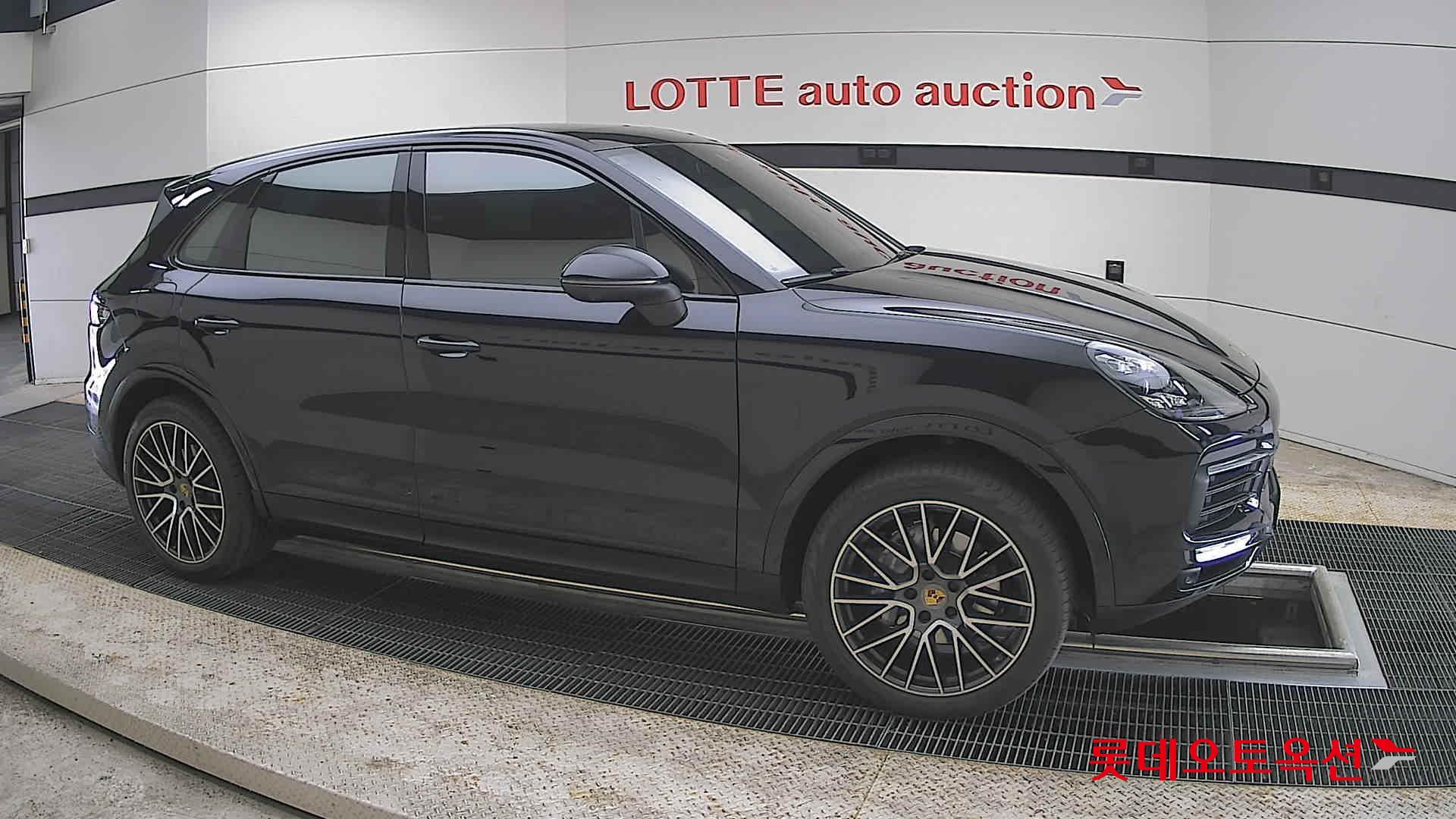 PORSCHE 카이엔 - 22