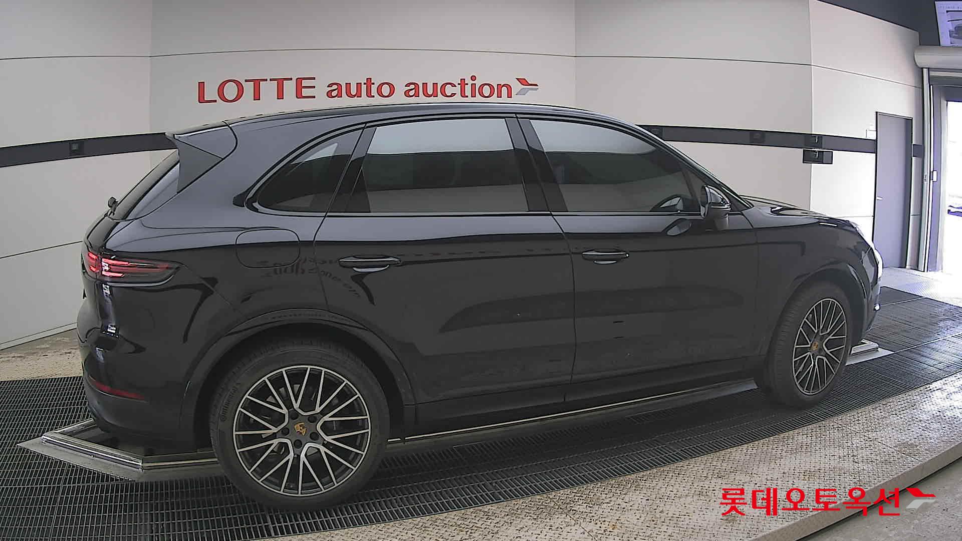 PORSCHE 카이엔 - 20