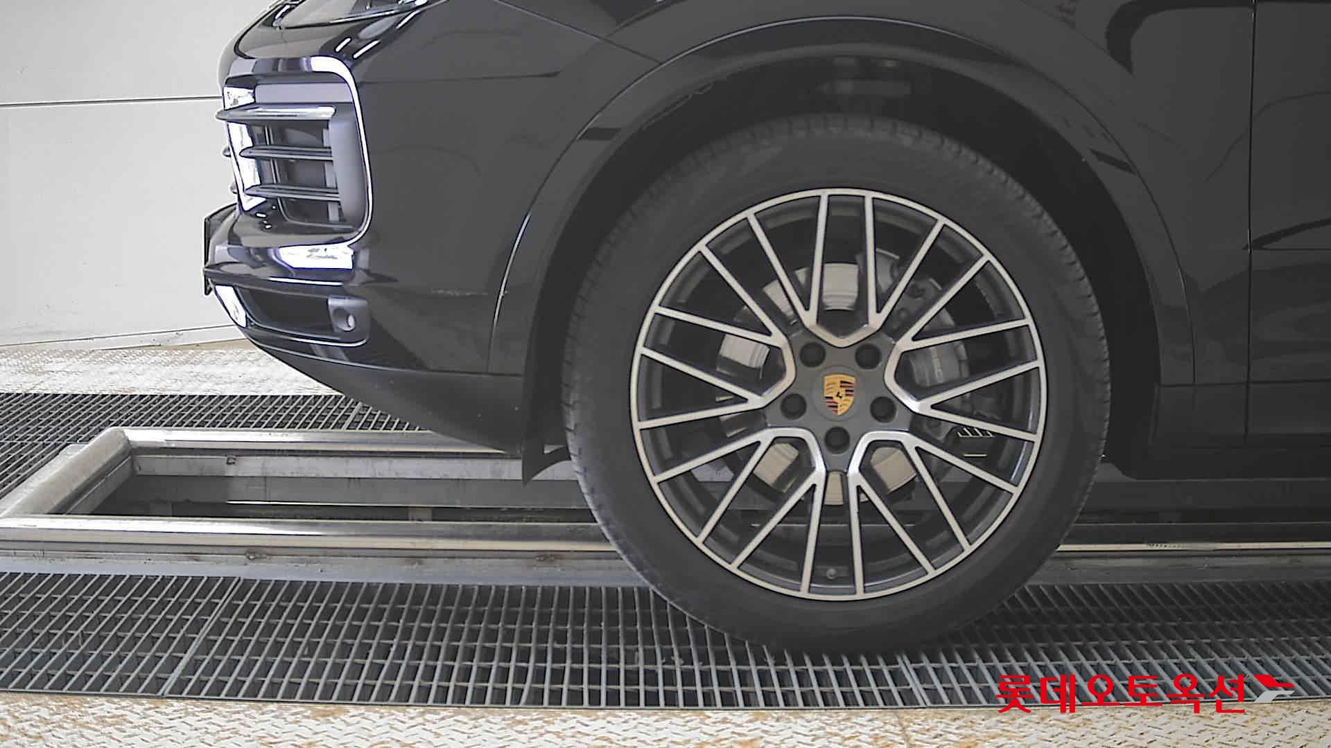 PORSCHE 카이엔 - 25