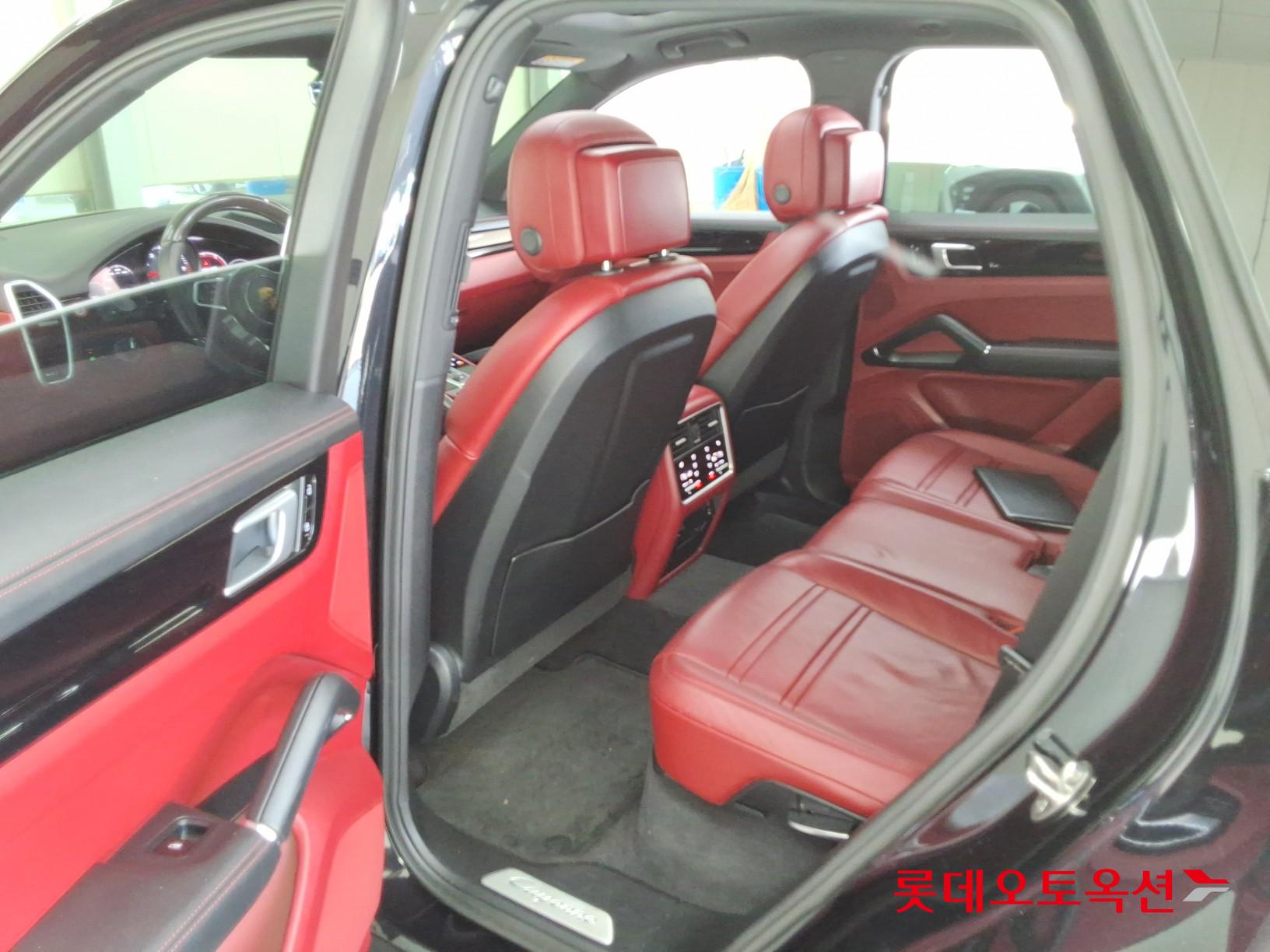 PORSCHE 카이엔 - 36