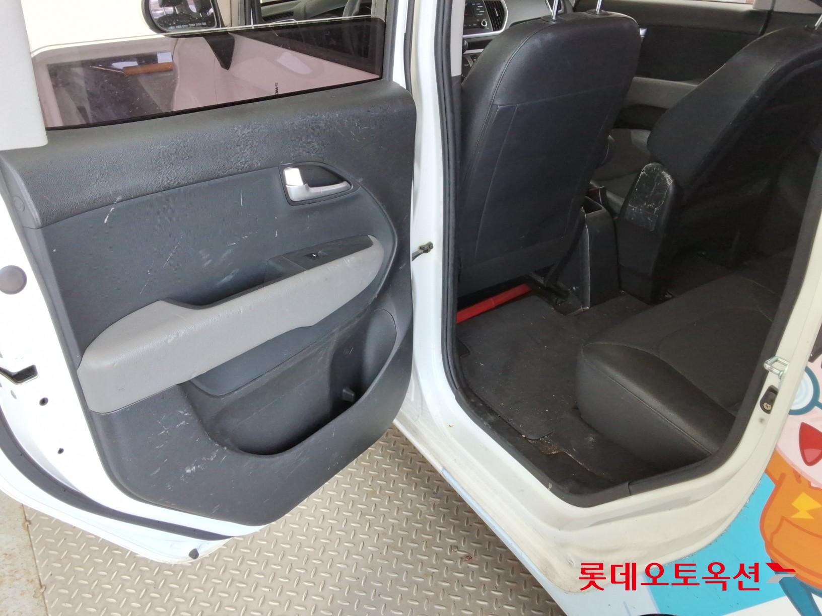 Kia Ray - 37