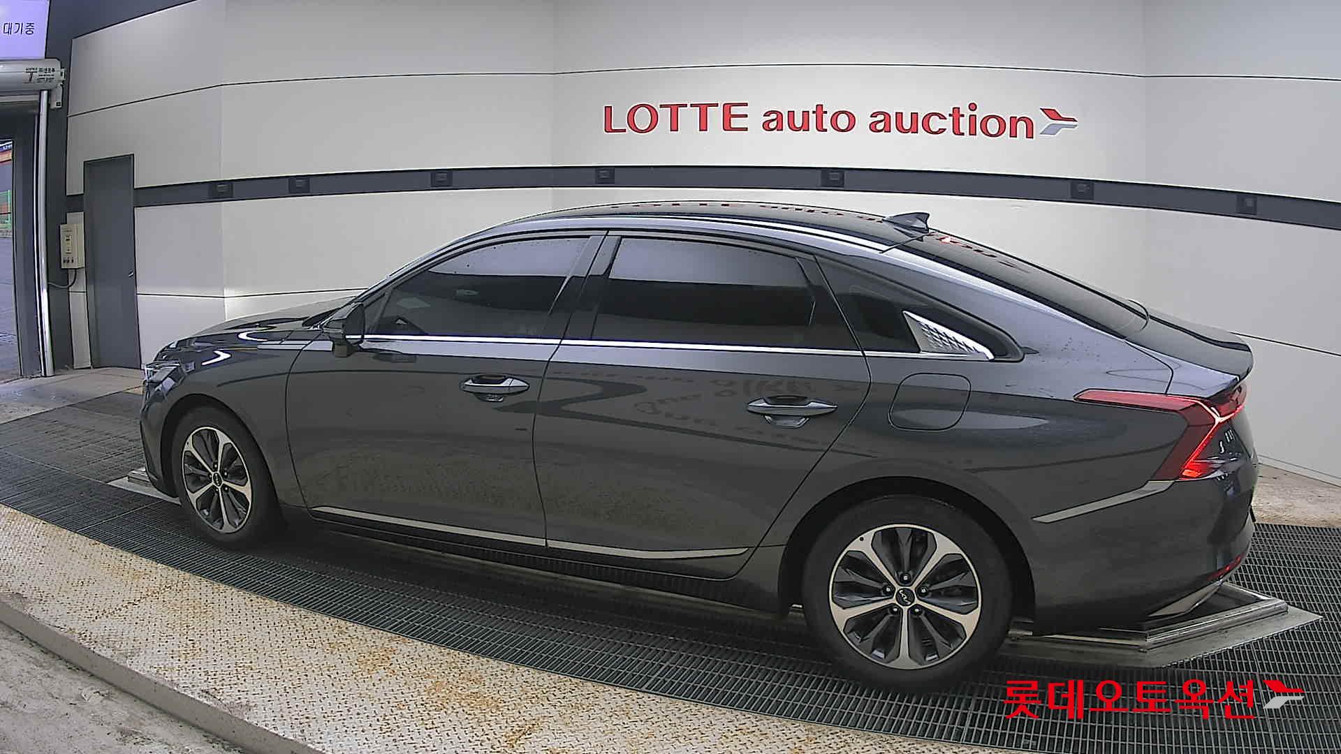 Kia K8 - 14