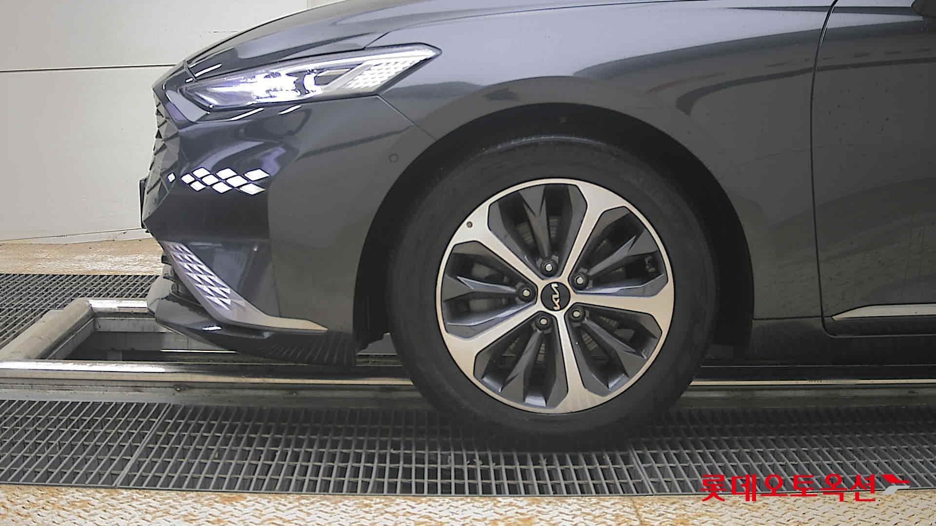 Kia K8 - 25