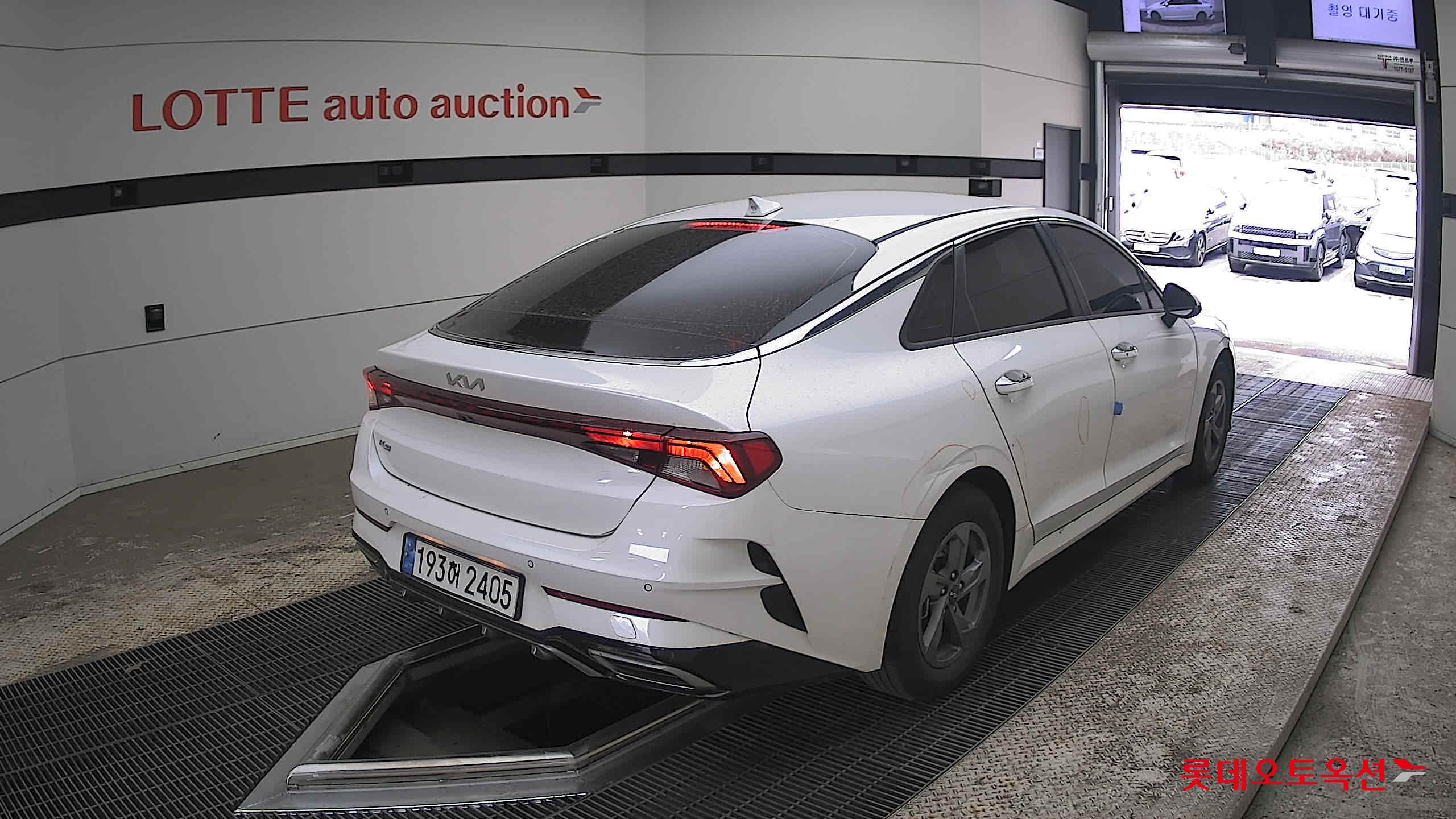 Kia K5 - 5