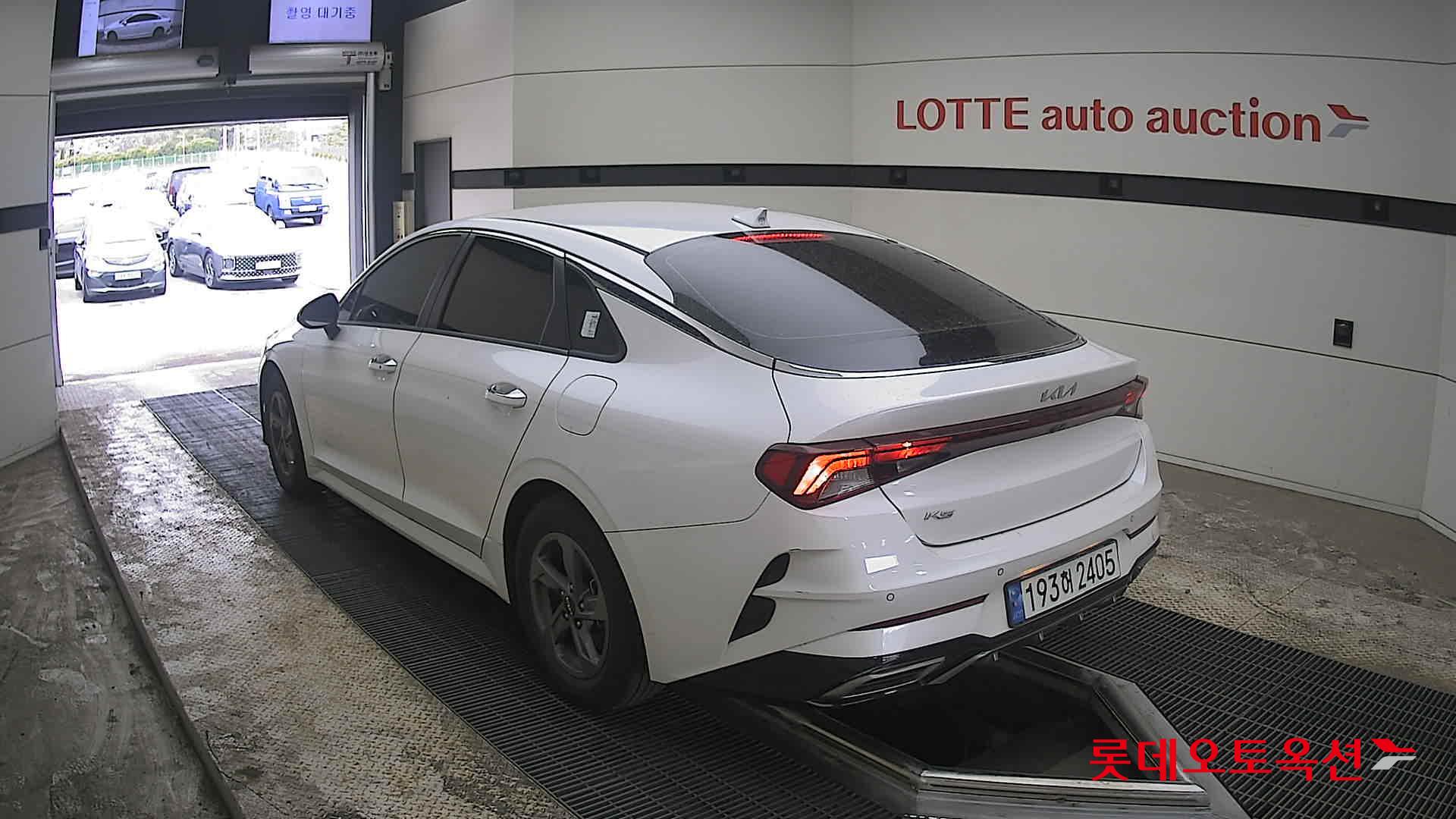 Kia K5 - 4