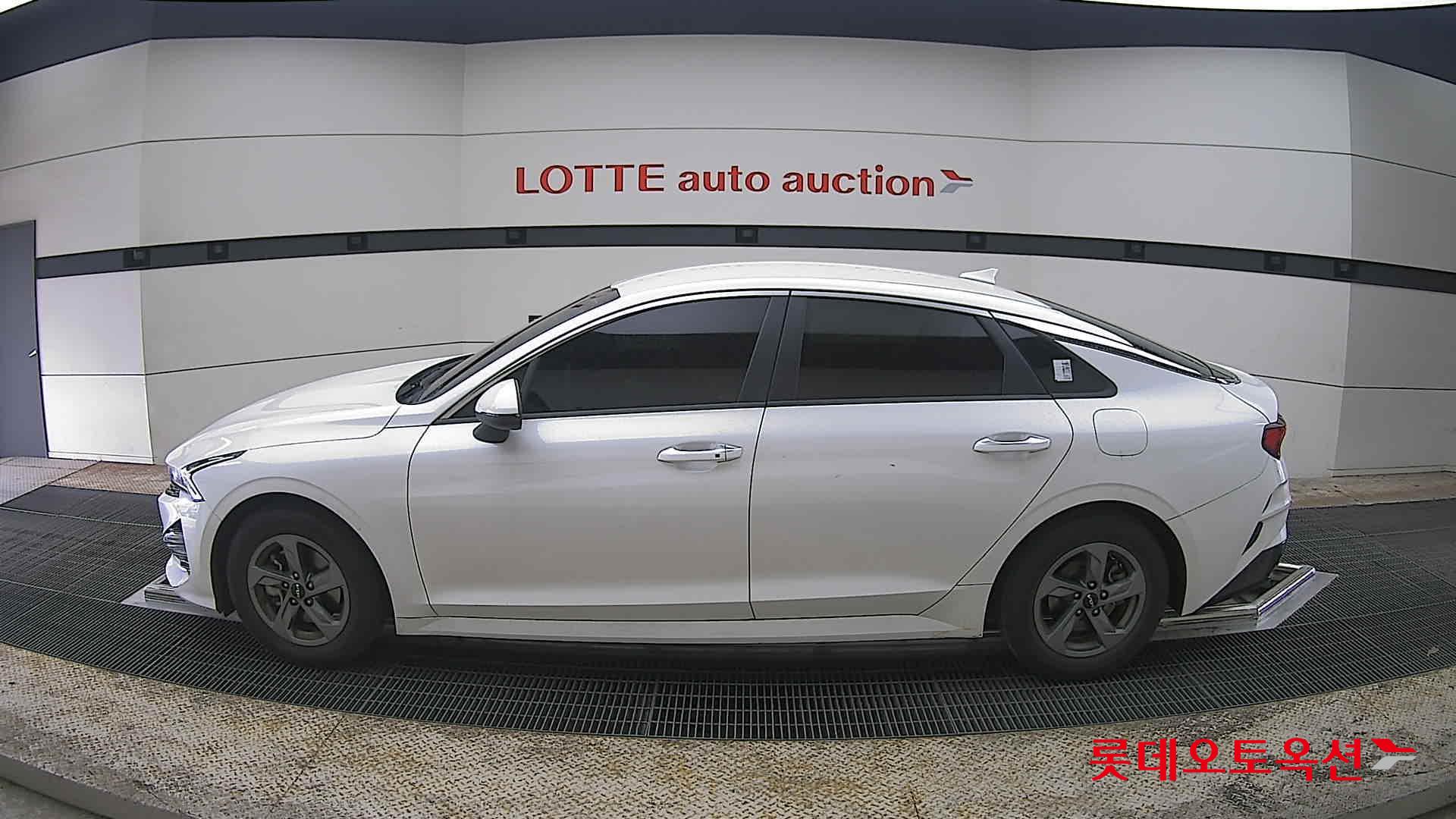 Kia K5 - 13