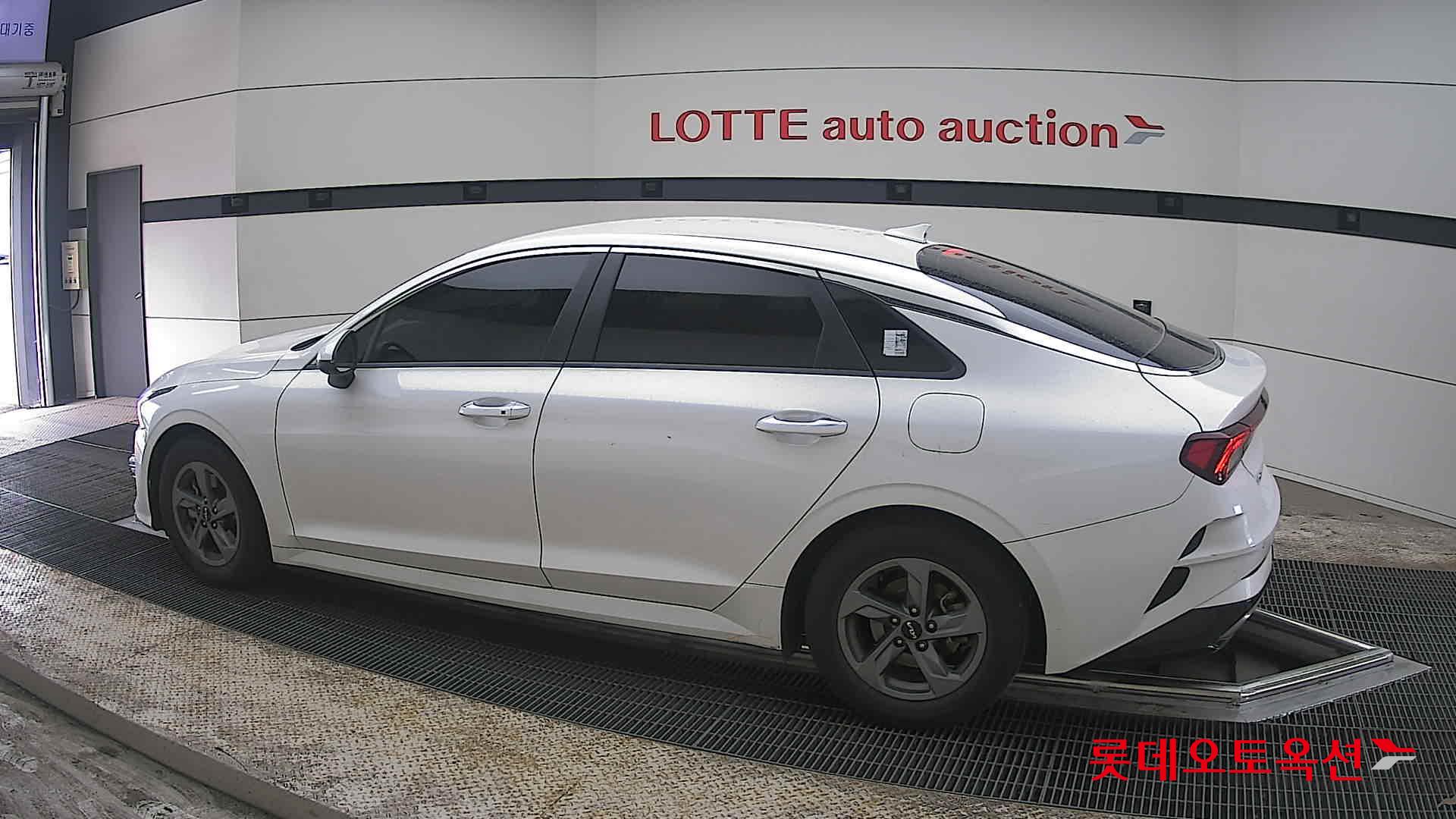 Kia K5 - 14