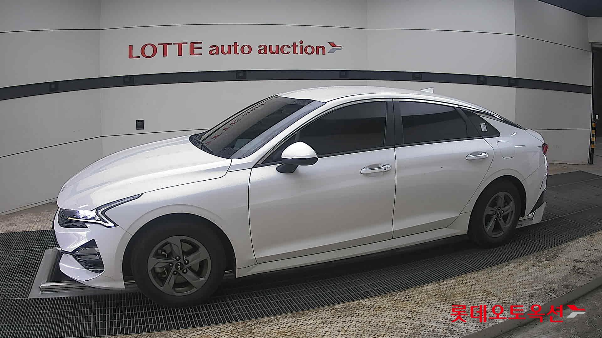 Kia K5 - 12