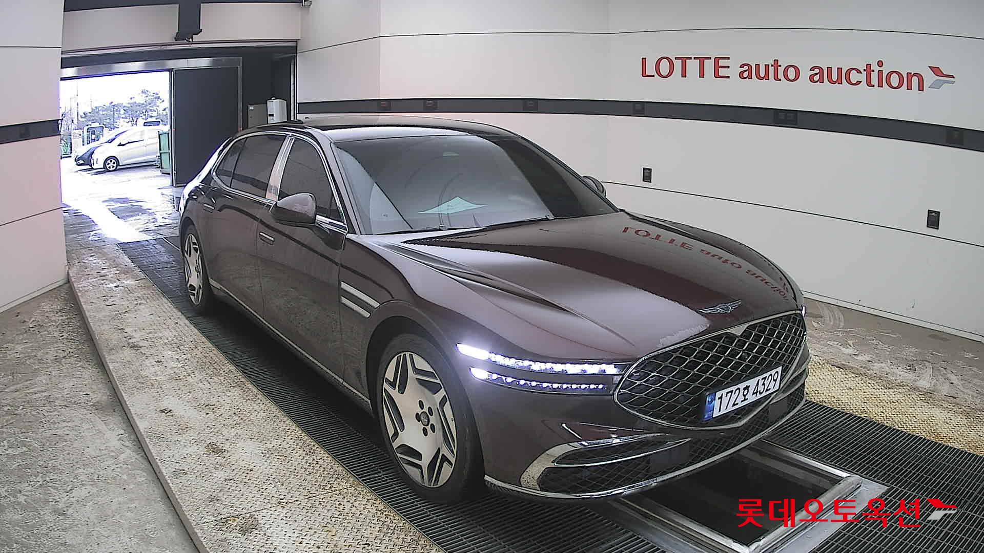 Genesis G90 - 6