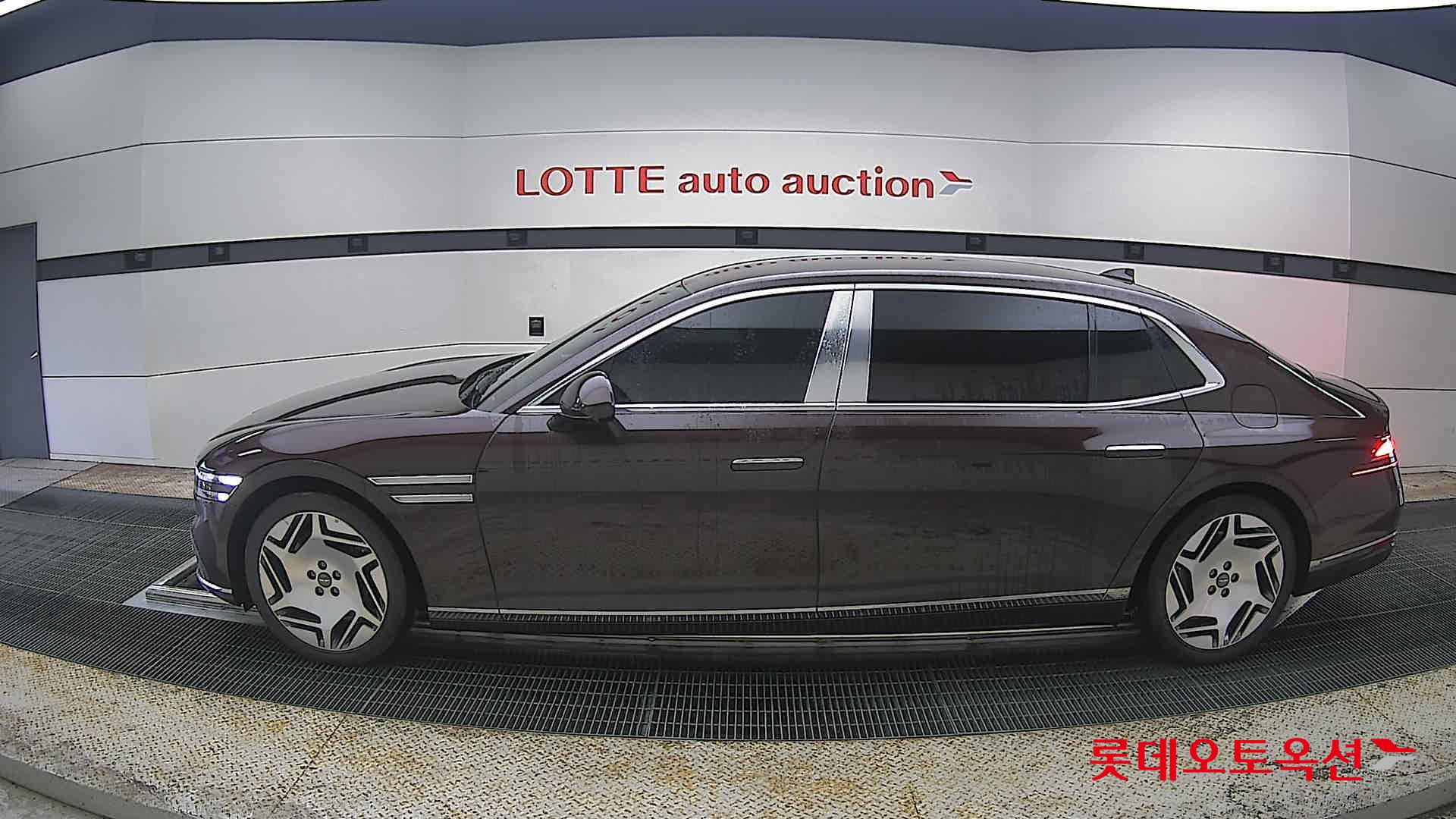 Genesis G90 - 13