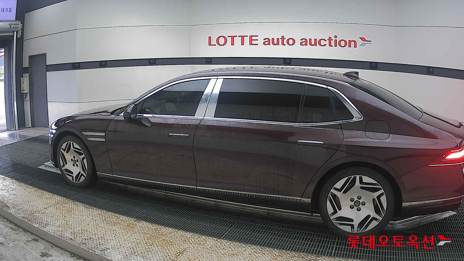 Genesis G90 - 14