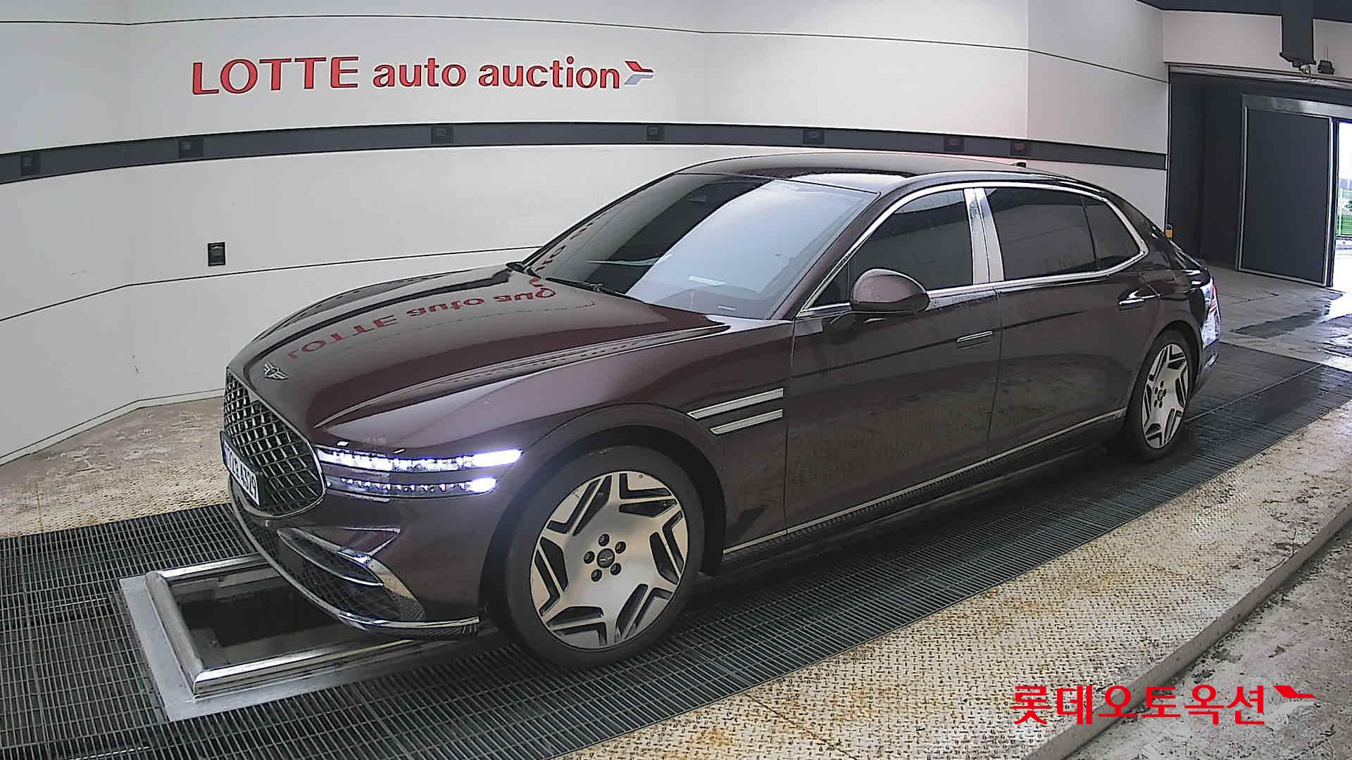 Genesis G90 - 11