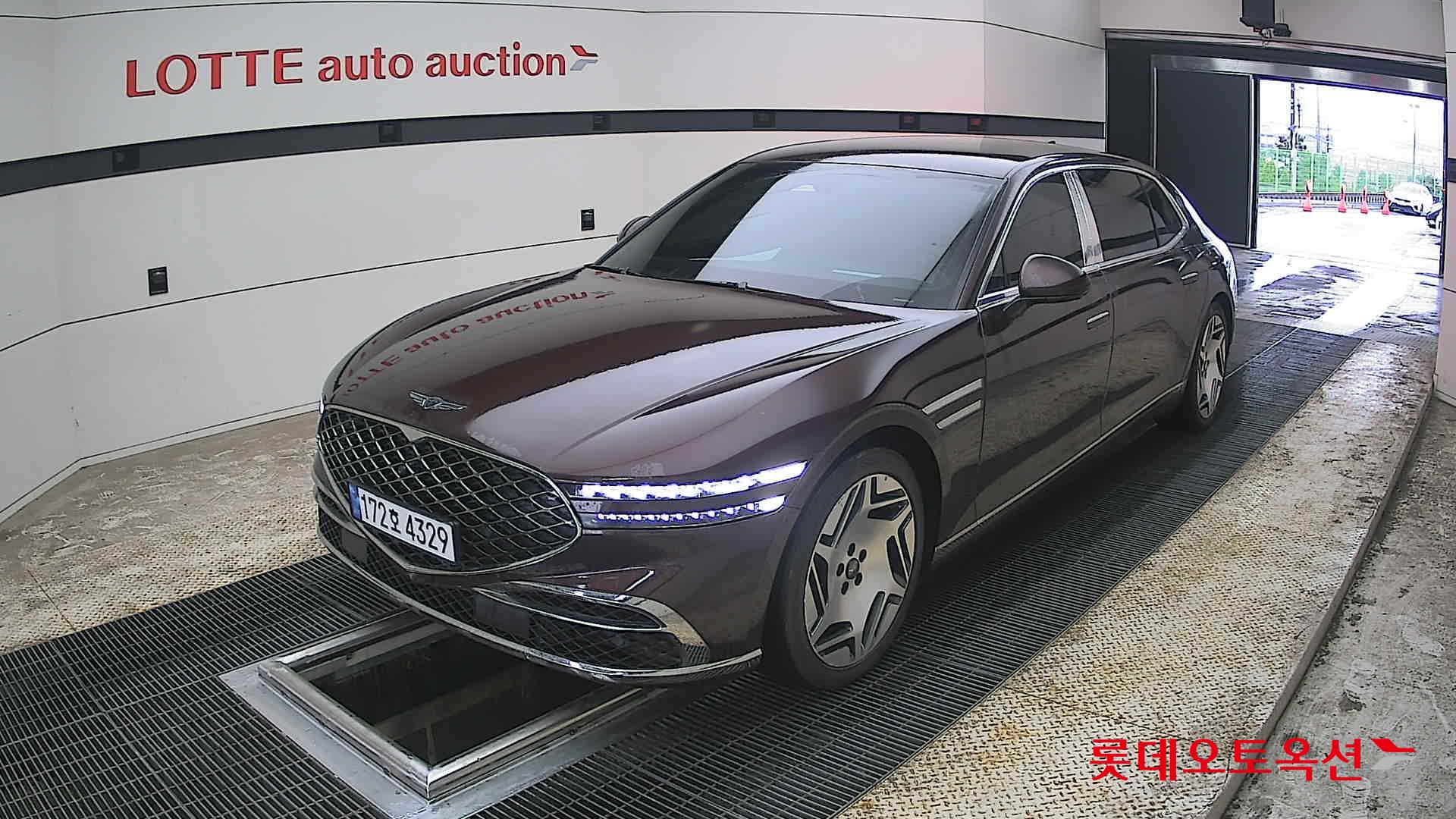 Genesis G90 - 3