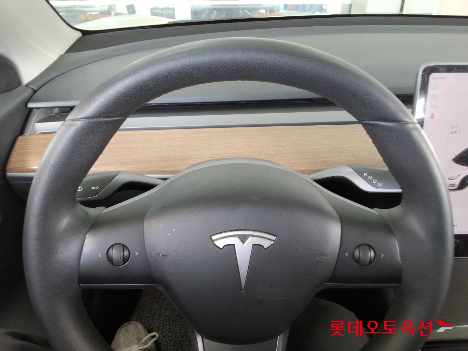 TESLA Model 3 - 30