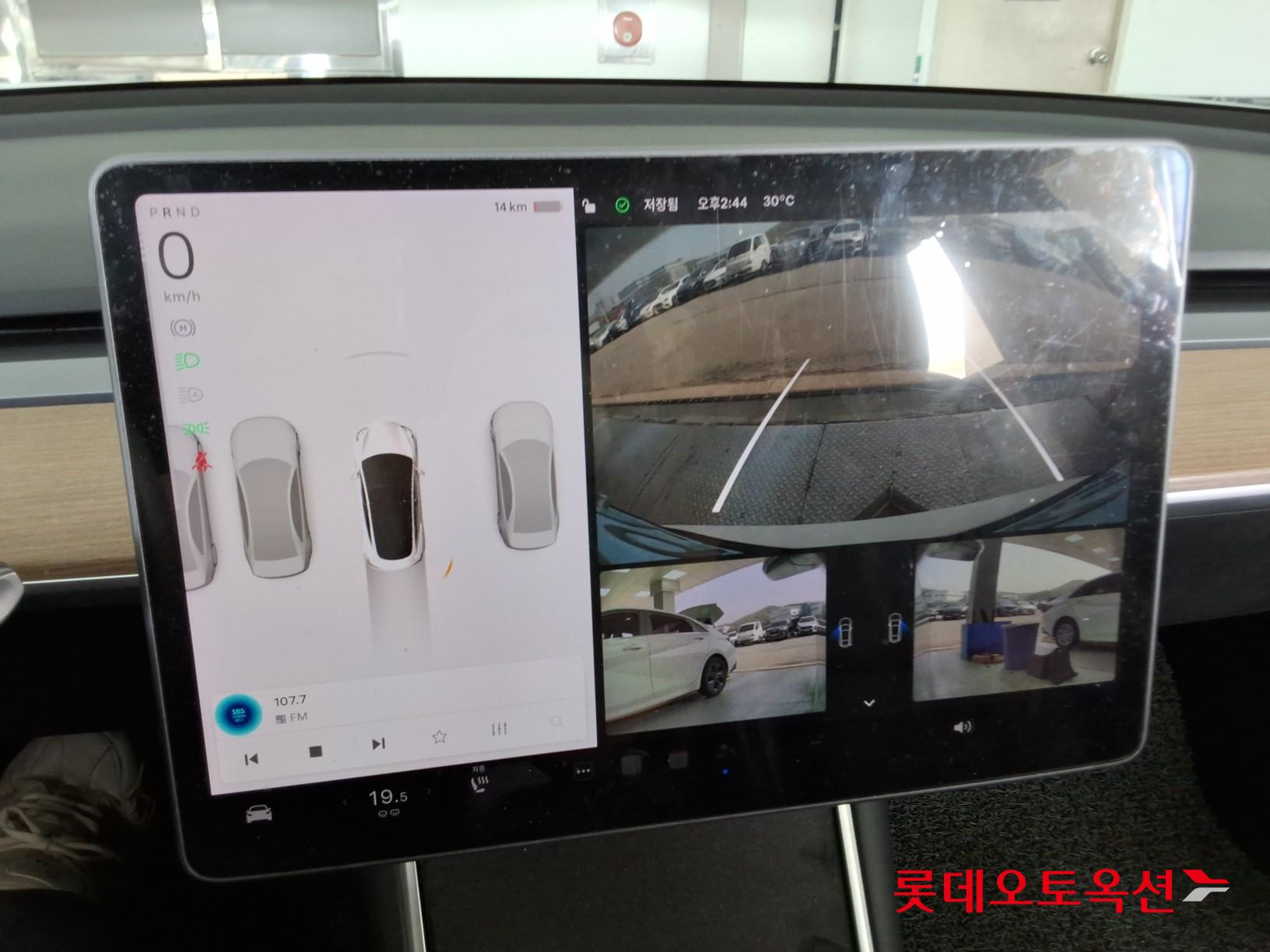 TESLA Model 3 - 33
