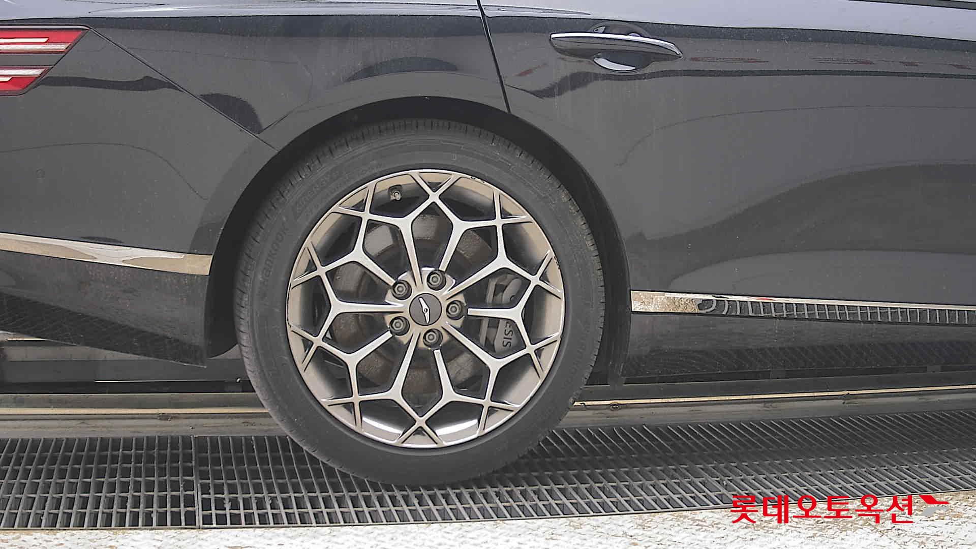 Genesis G80 - 28