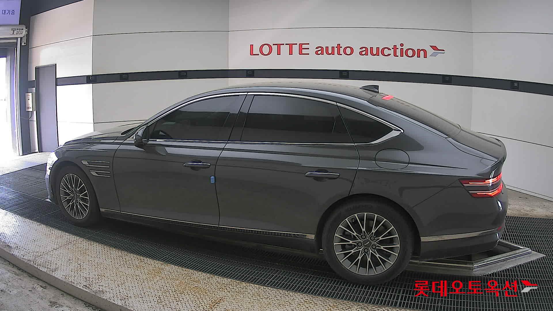 Genesis G80 - 14