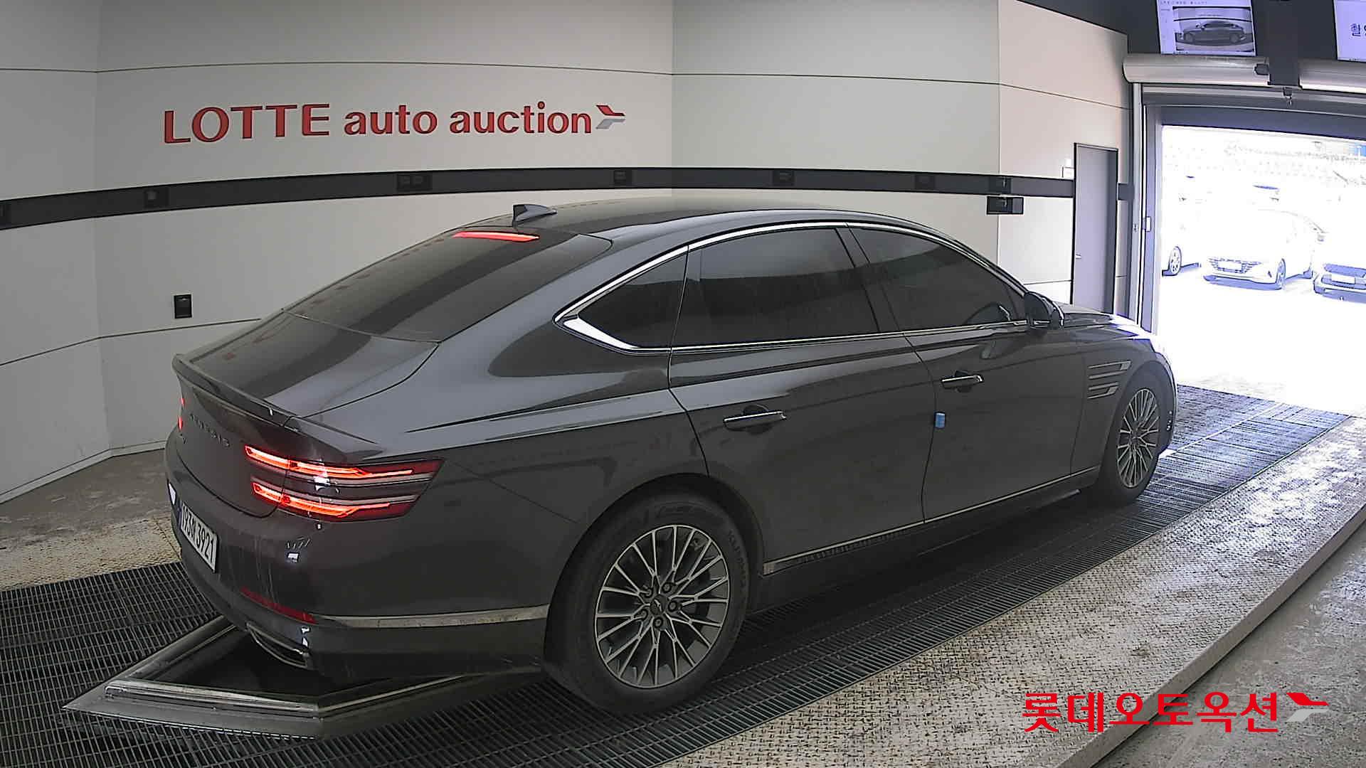 Genesis G80 - 19
