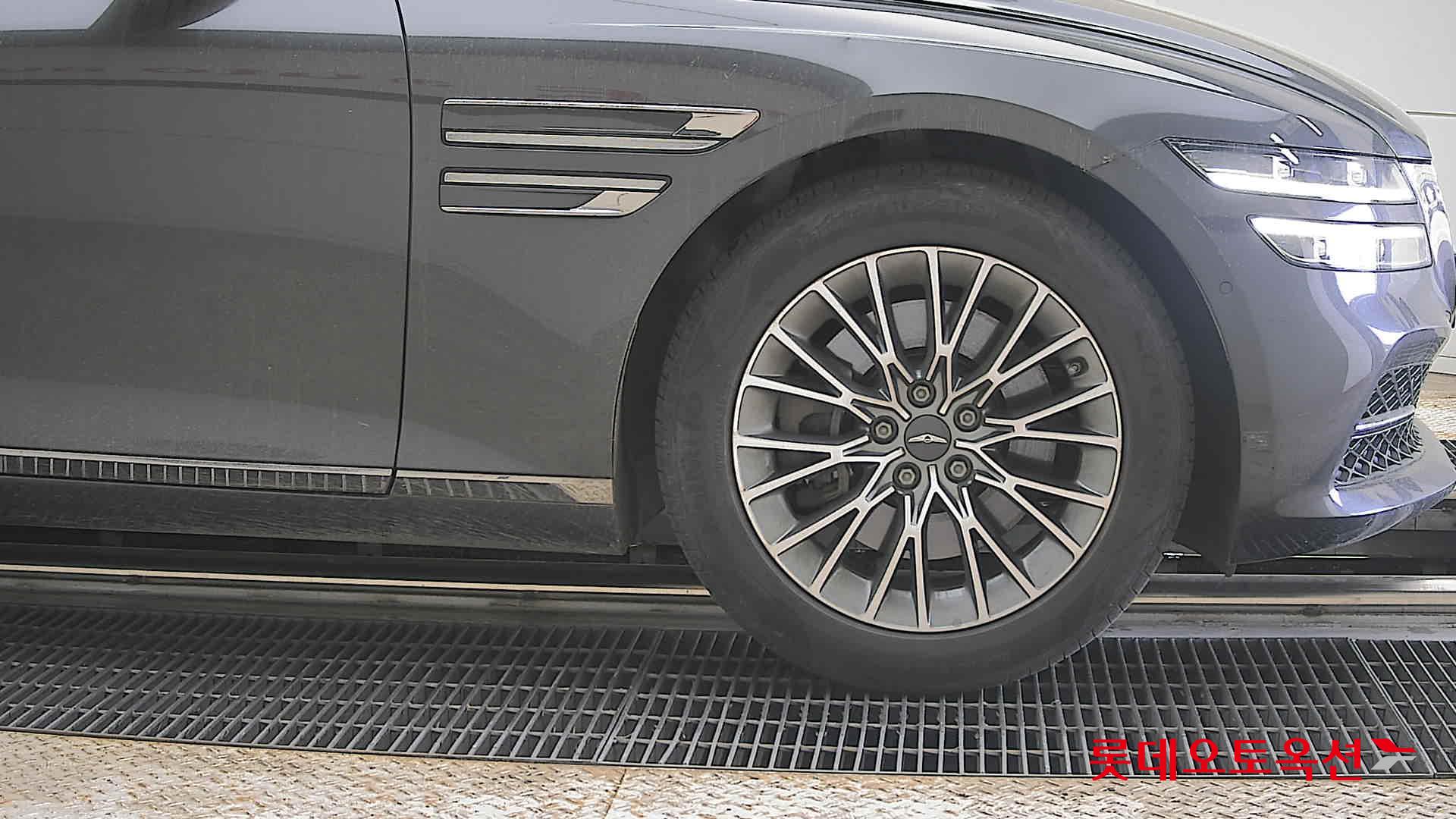 Genesis G80 - 27