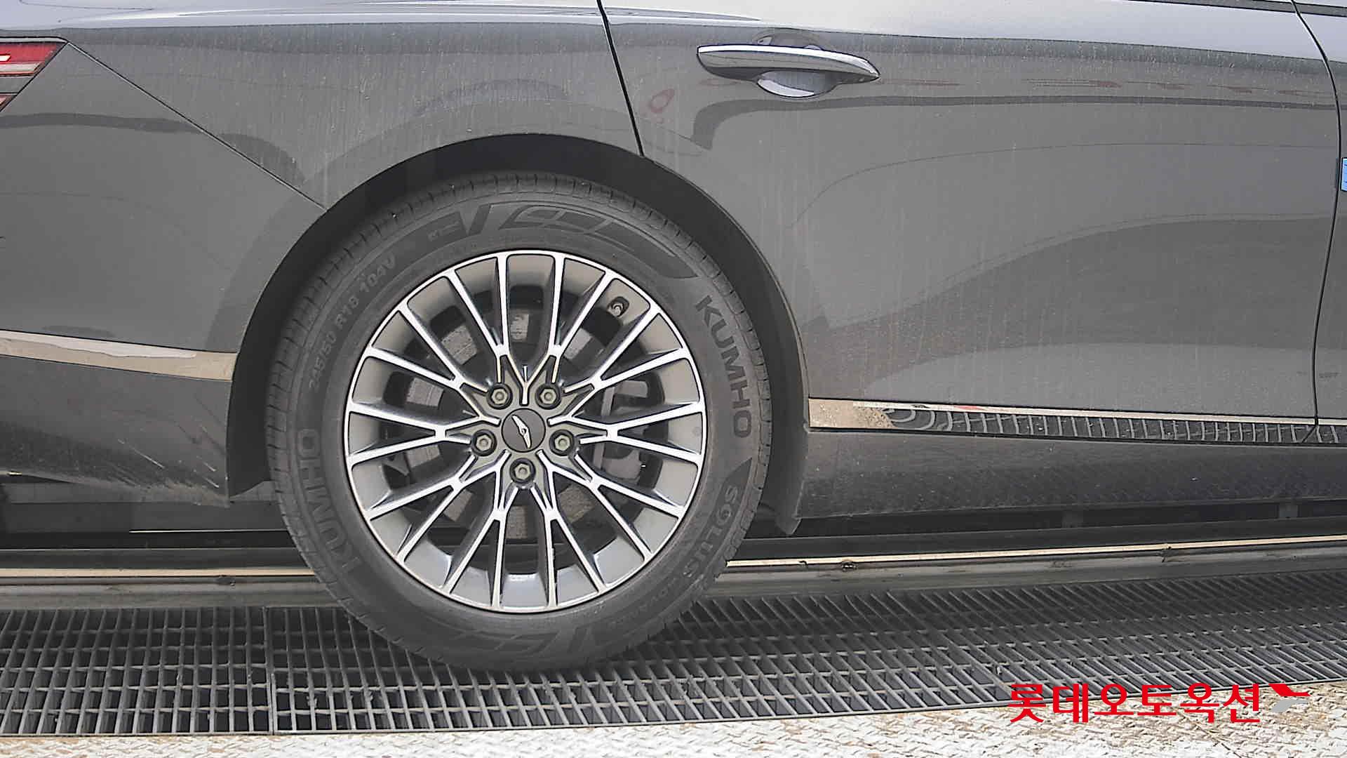 Genesis G80 - 28