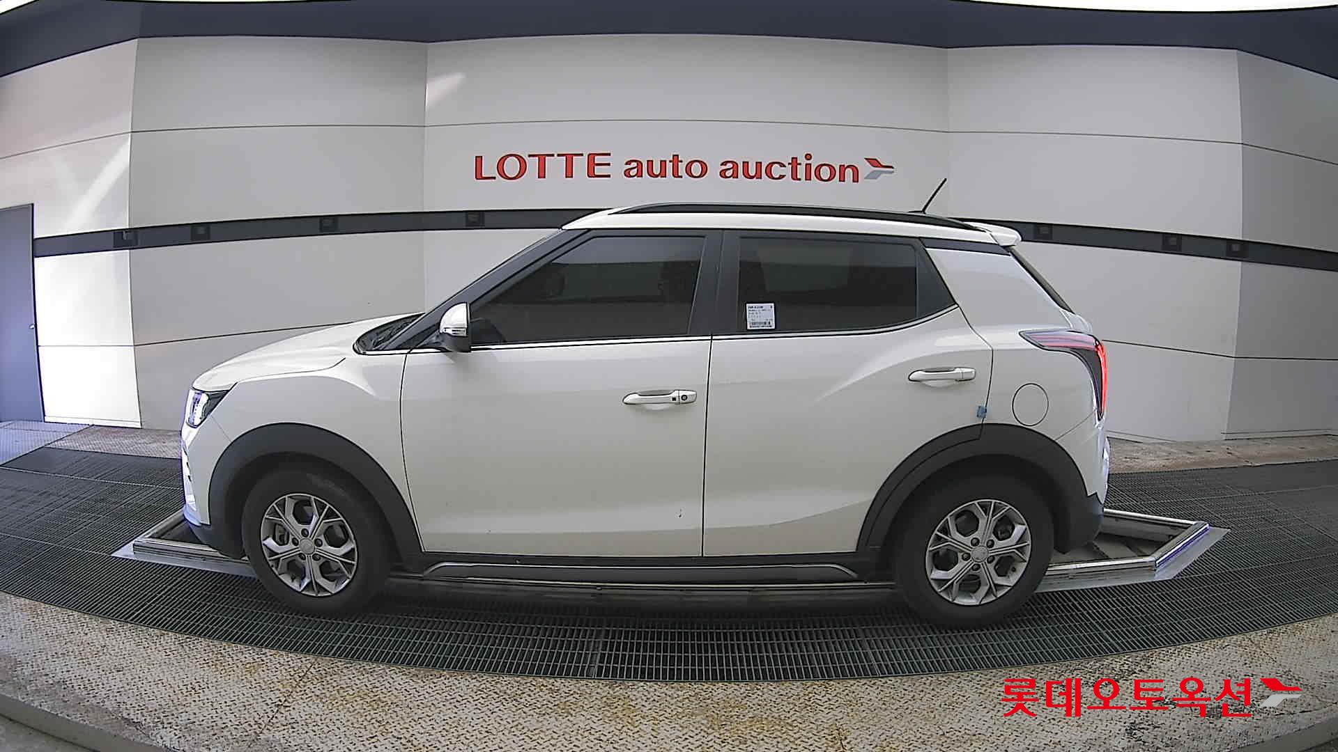 KG Mobility Tivoli - 13