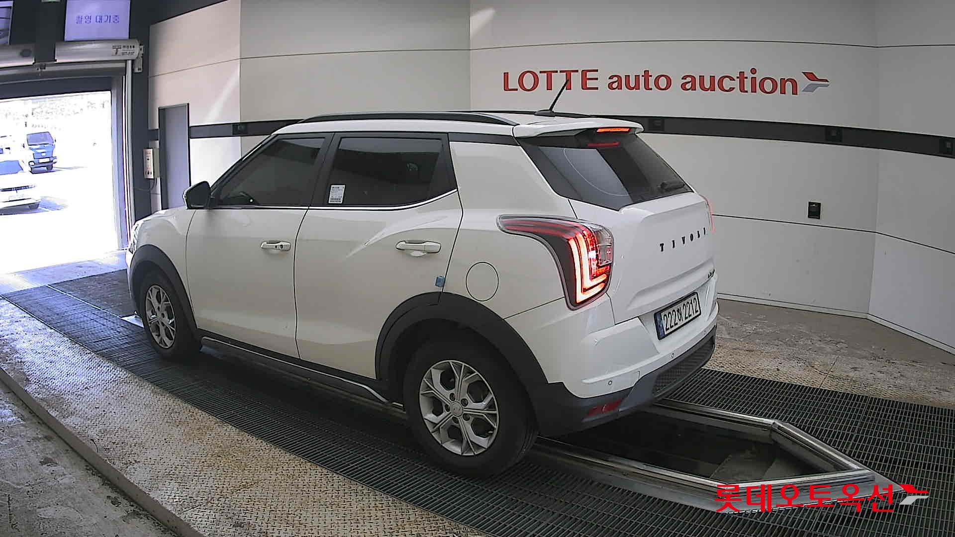 KG Mobility Tivoli - 15