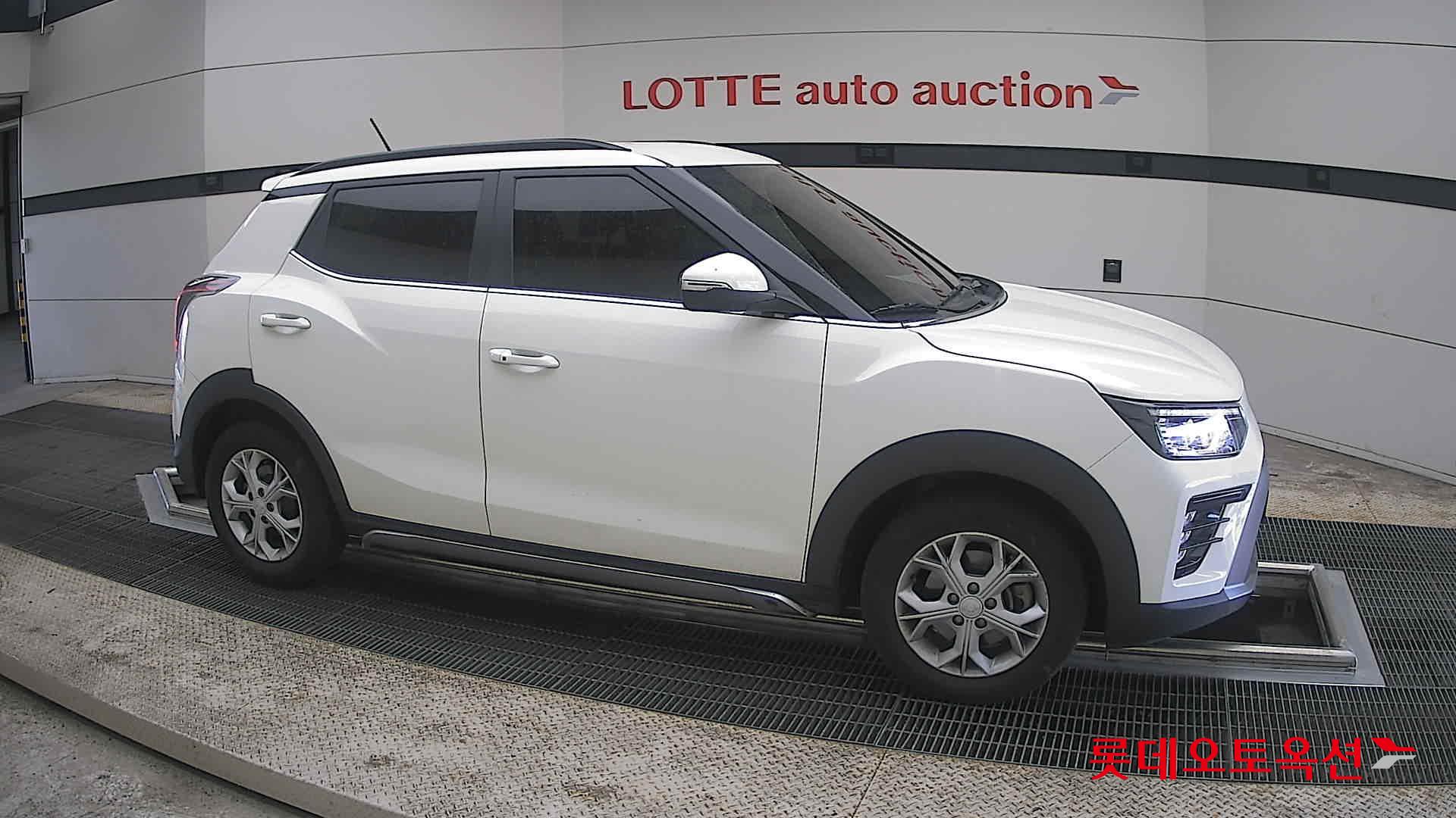 KG Mobility Tivoli - 22