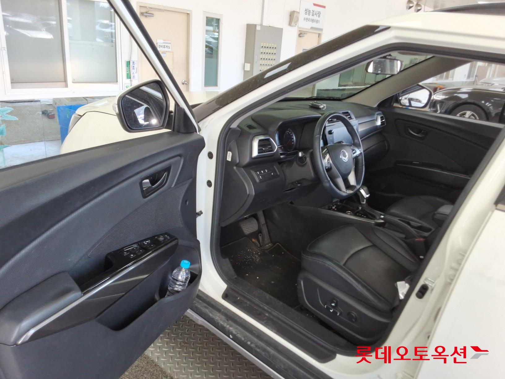 KG Mobility Tivoli - 35