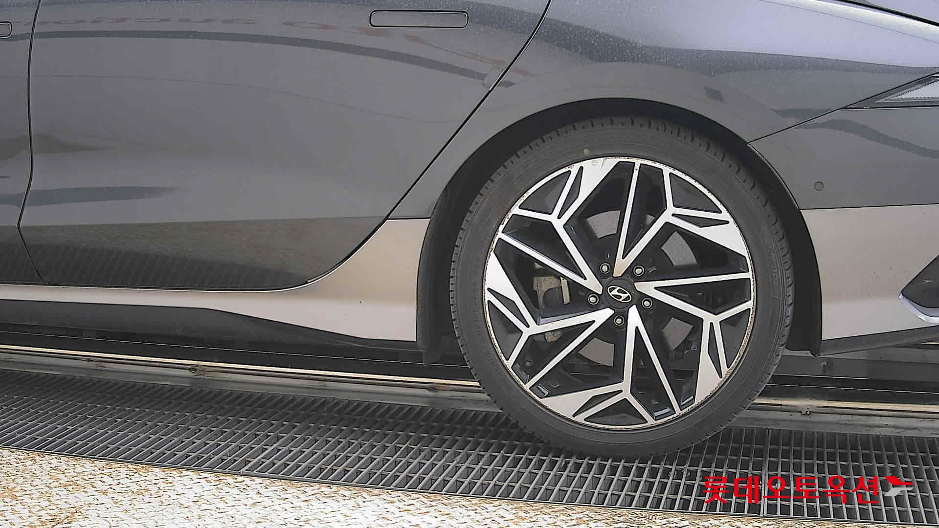 Hyundai Ioniq 6 - 26