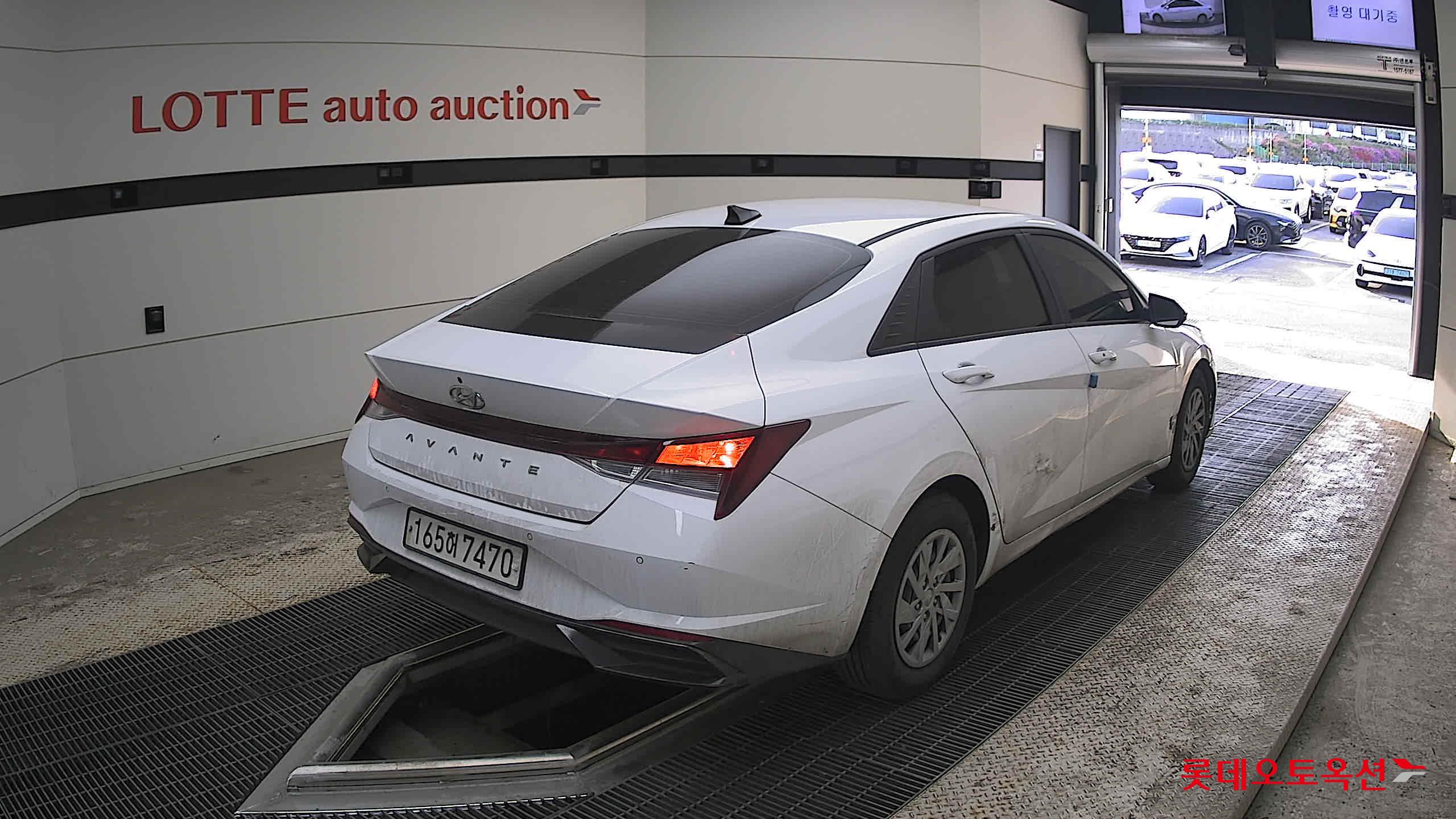 Hyundai Elantra 2022 - Image 5