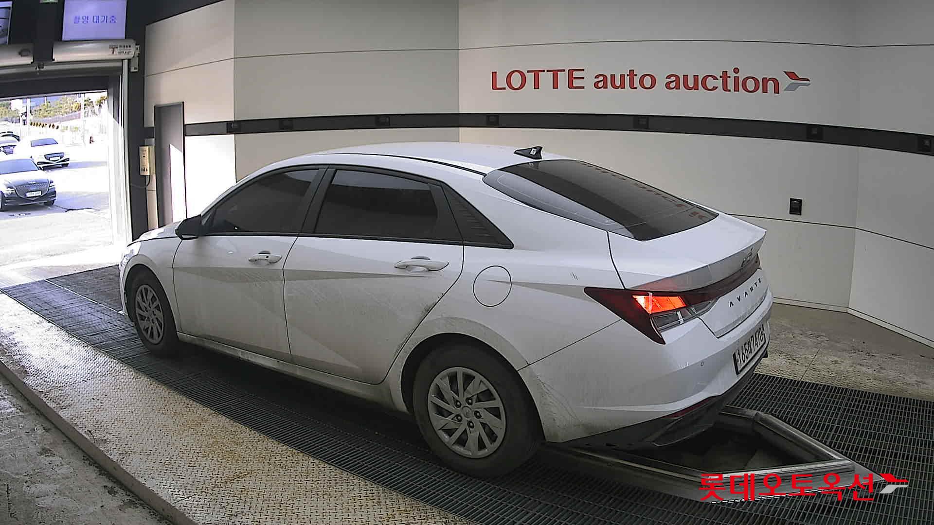 Hyundai Elantra 2022 - Image 15