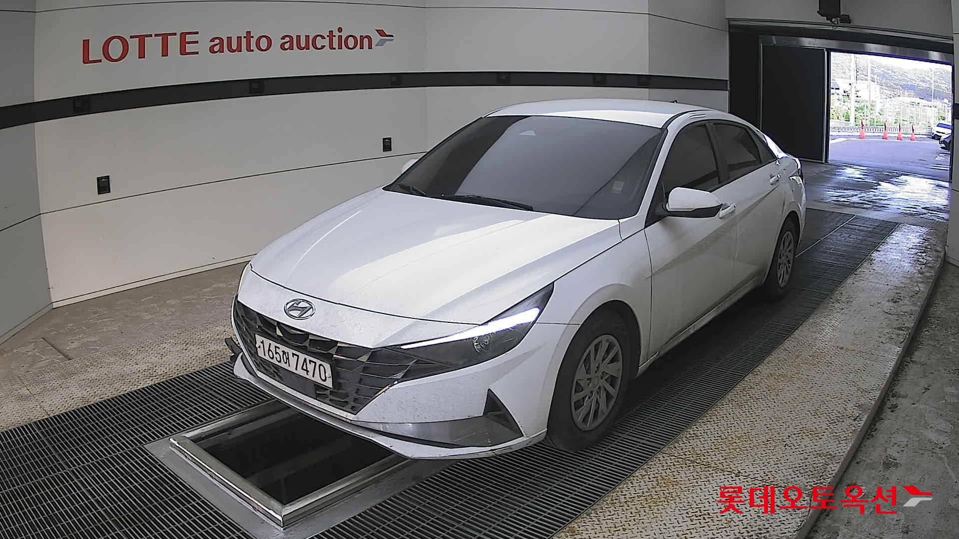 Hyundai Elantra 2022 - Image 3