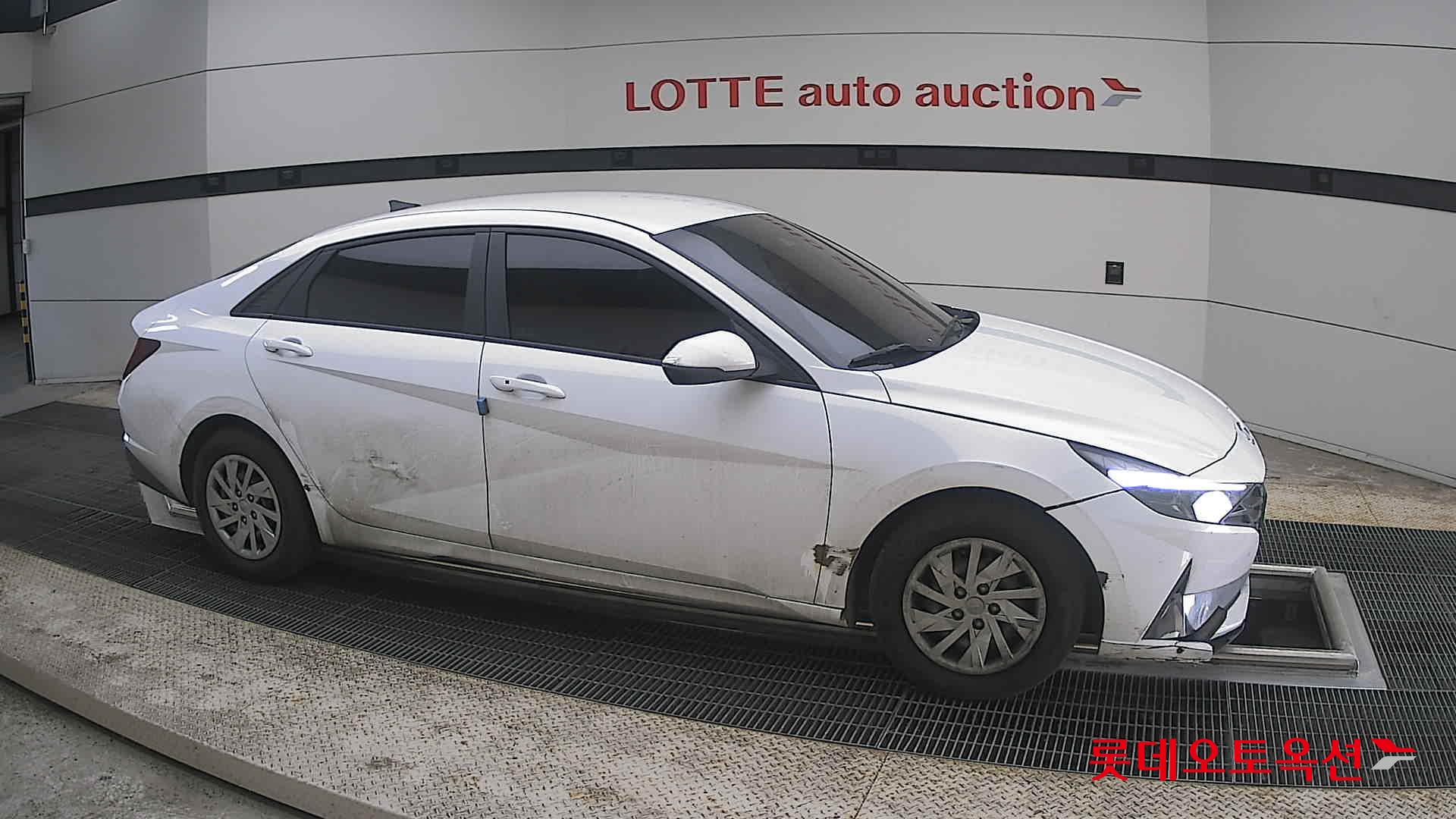 Hyundai Elantra 2022 - Image 22