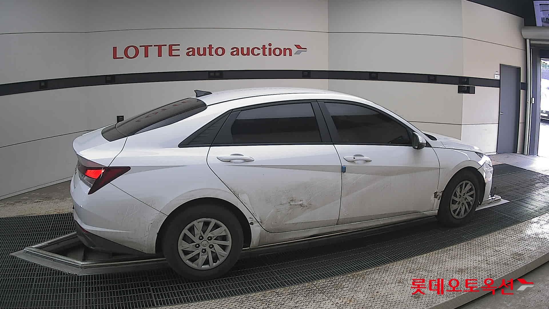 Hyundai Elantra 2022 - Image 20