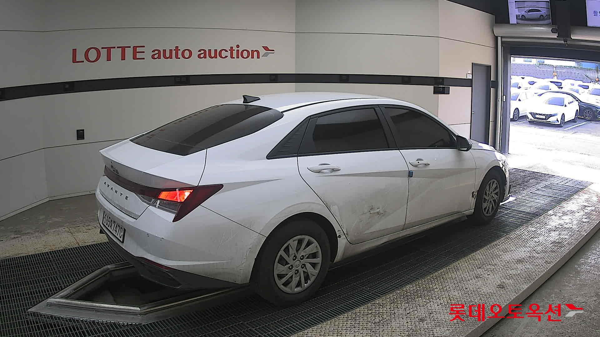 Hyundai Elantra 2022 - Image 19