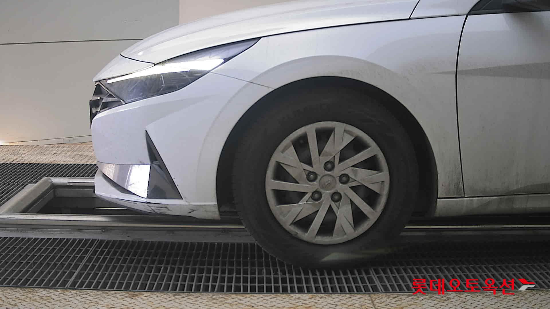 Hyundai Elantra 2022 - Image 25