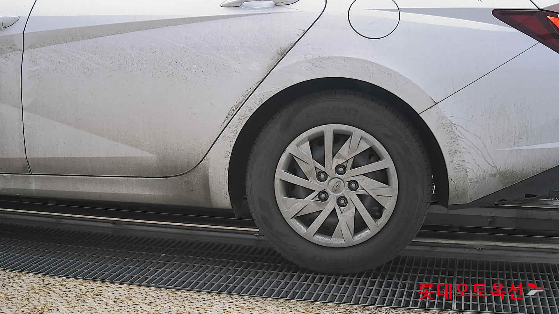 Hyundai Elantra 2022 - Image 26