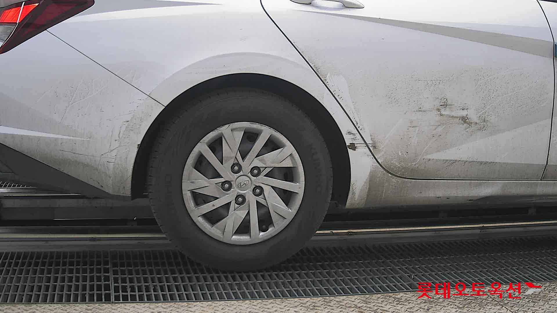 Hyundai Elantra 2022 - Image 28