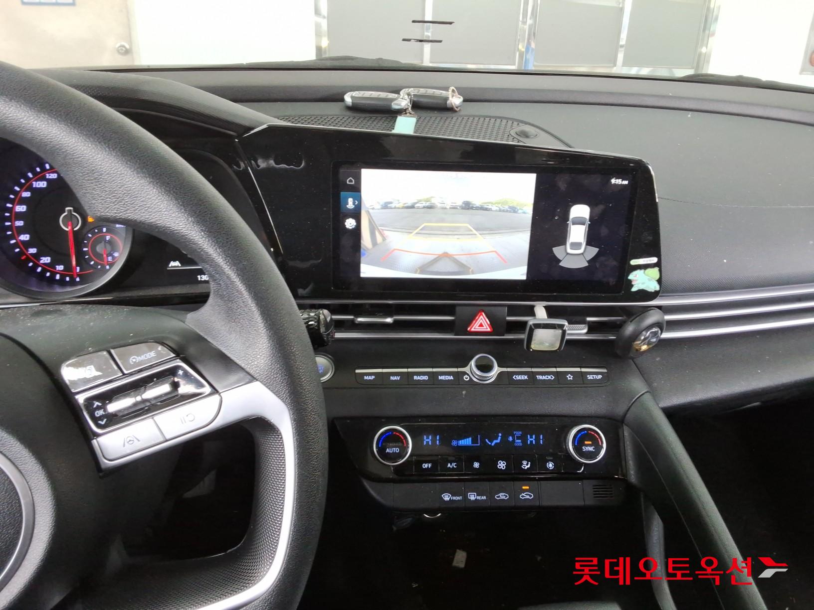 Hyundai Elantra 2022 - Image 32
