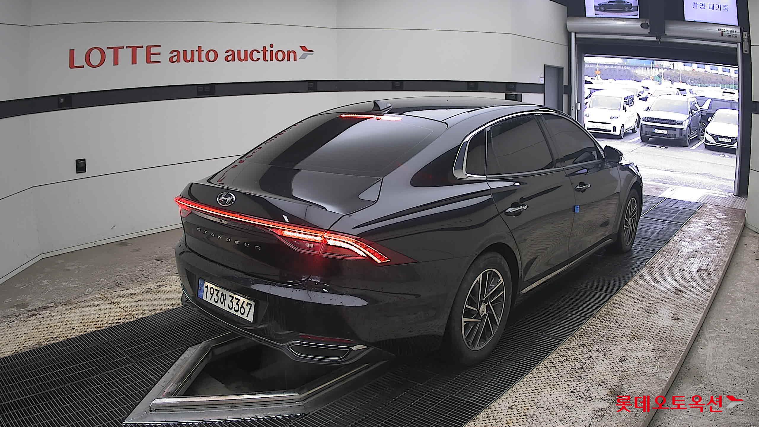Hyundai Grandeur - 5