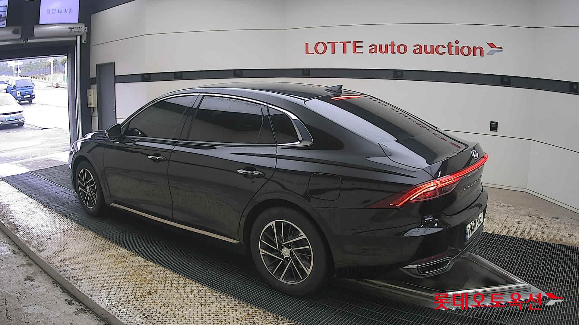 Hyundai Grandeur - 15