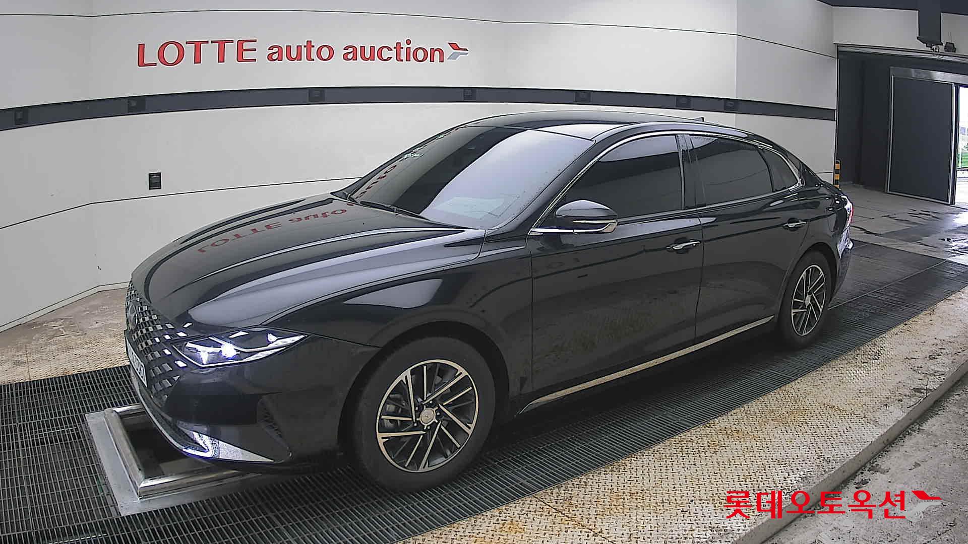 Hyundai Grandeur - 11