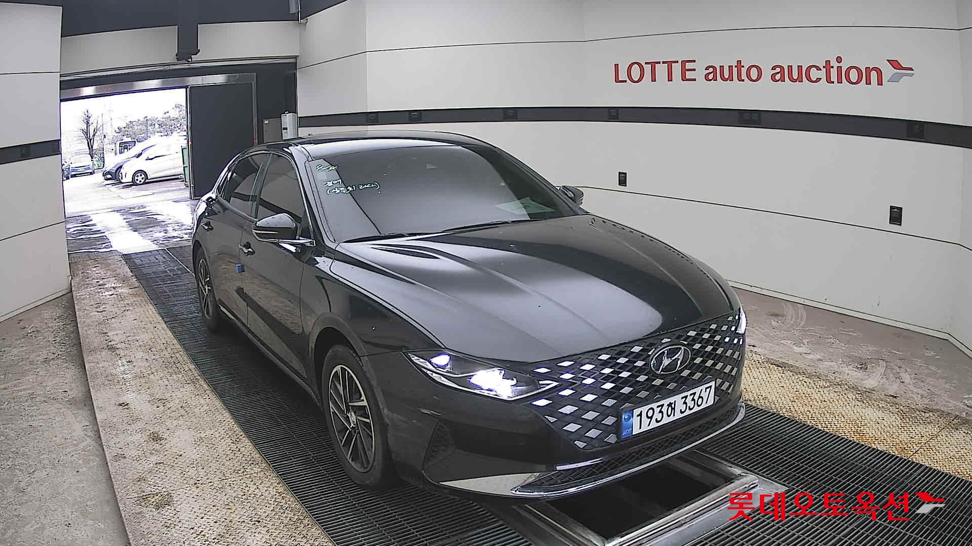 Hyundai Grandeur - 24