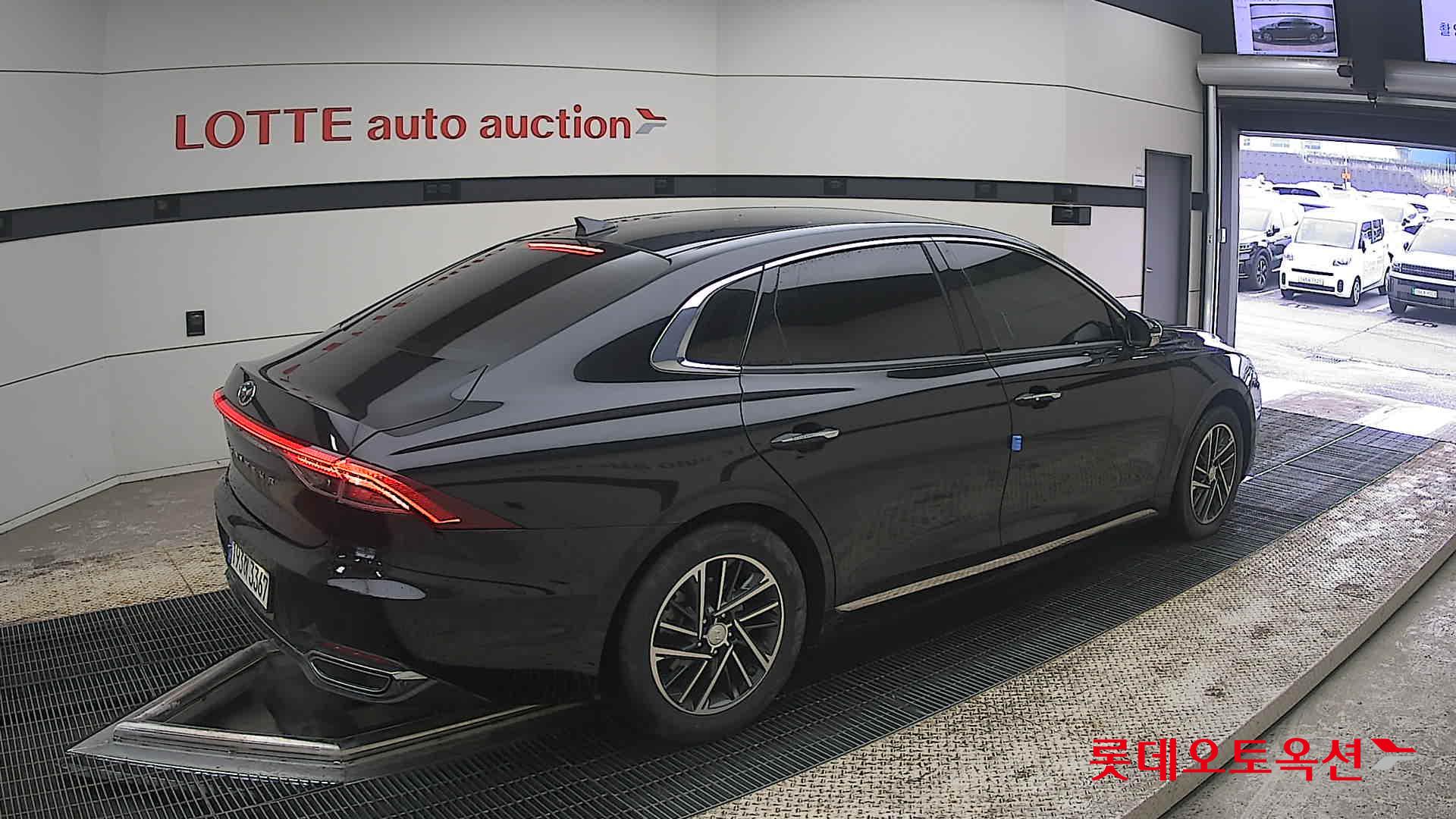 Hyundai Grandeur - 19