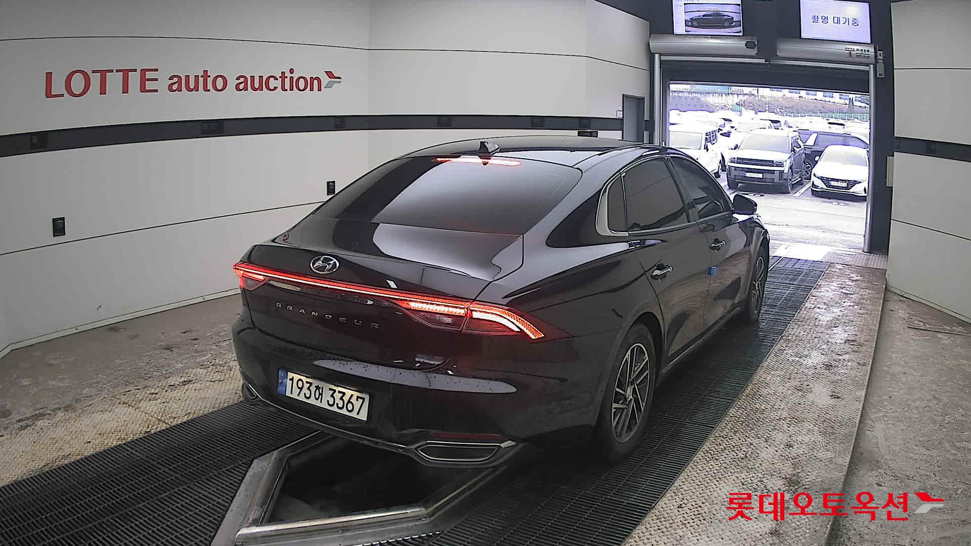 Hyundai Grandeur - 18