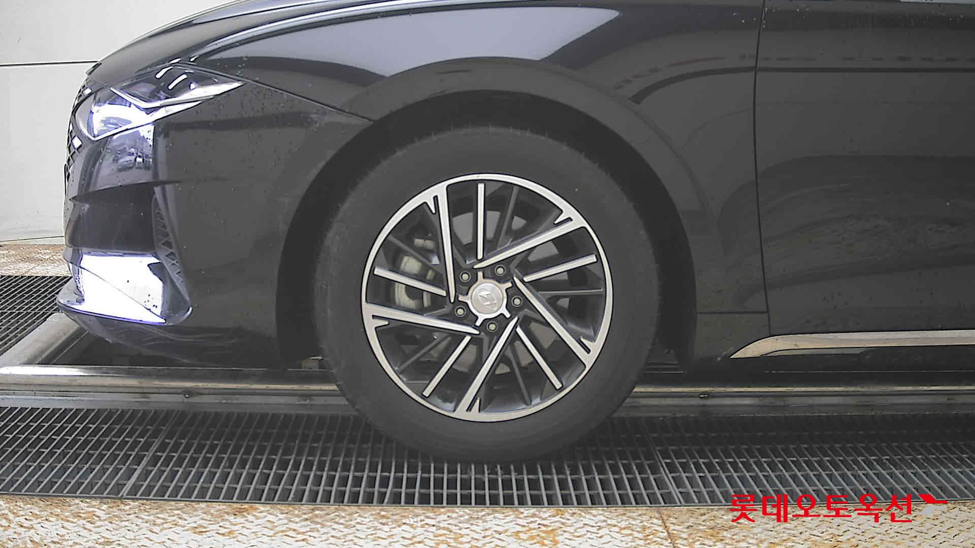 Hyundai Grandeur - 25