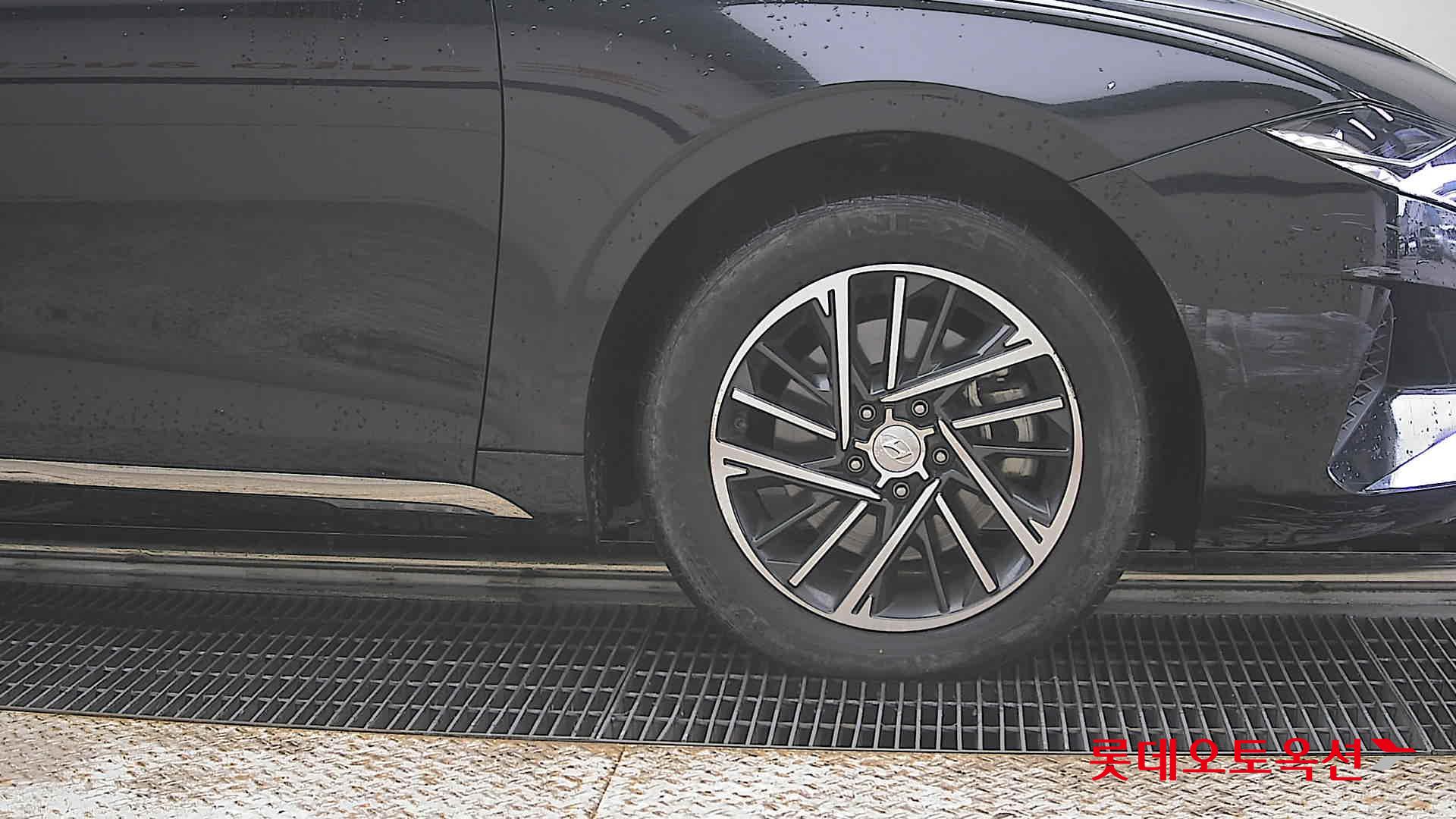 Hyundai Grandeur - 27