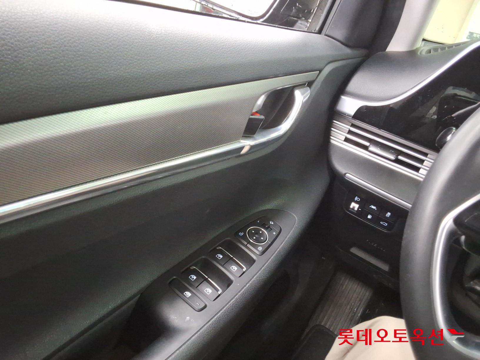Hyundai Grandeur - 29